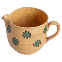 Brocca rustica francese del 19° secolo con decori in verde e cioccolato, smaltata color pesca
