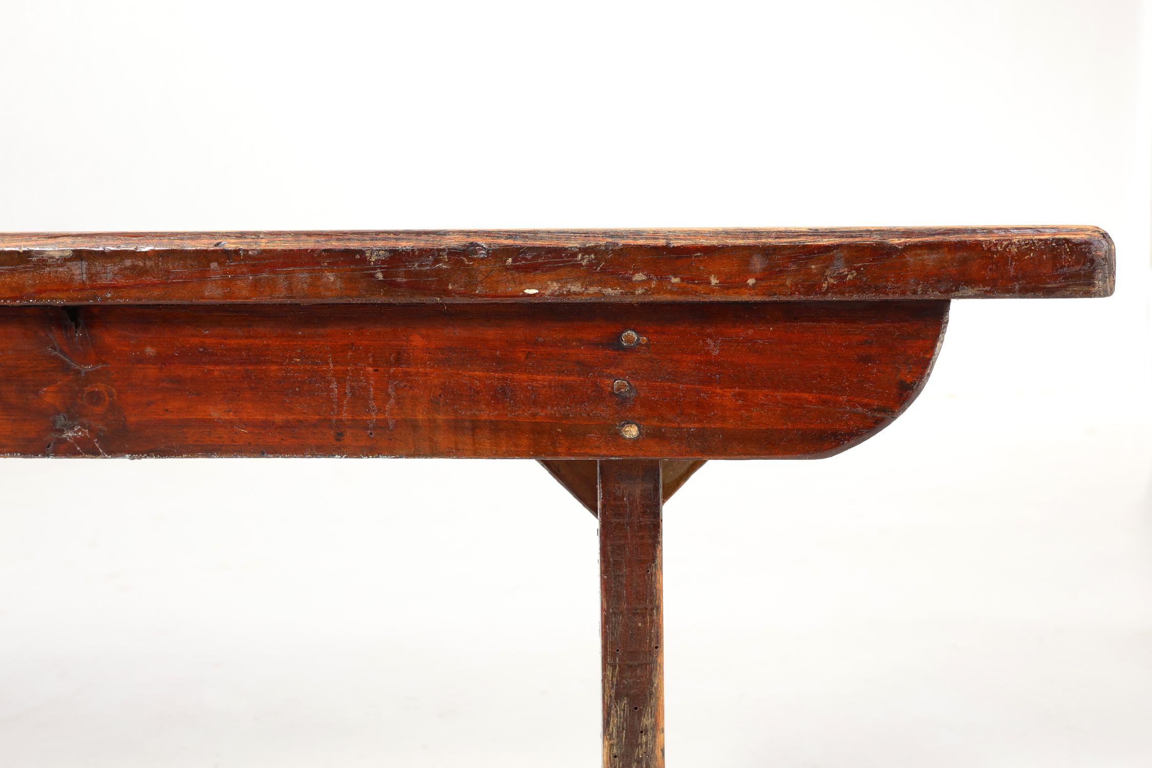 French Rustic brown oak wooden bench, ca. 1900 In Good Condition For Sale In Meulebeke, BE