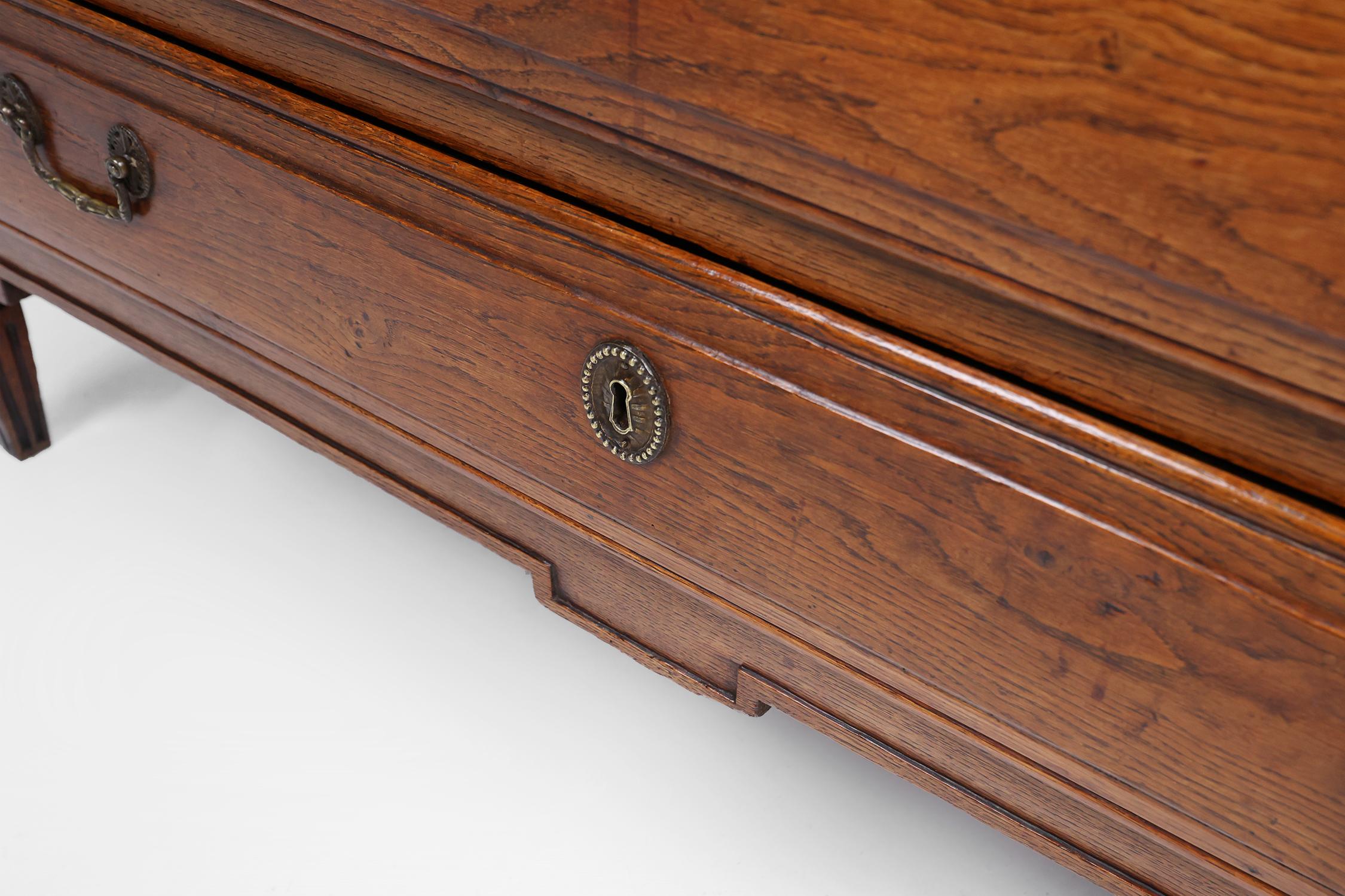 Cassettiera rustica francese in rovere massiccio con 3 cassetti, 1850 ca. in vendita 7