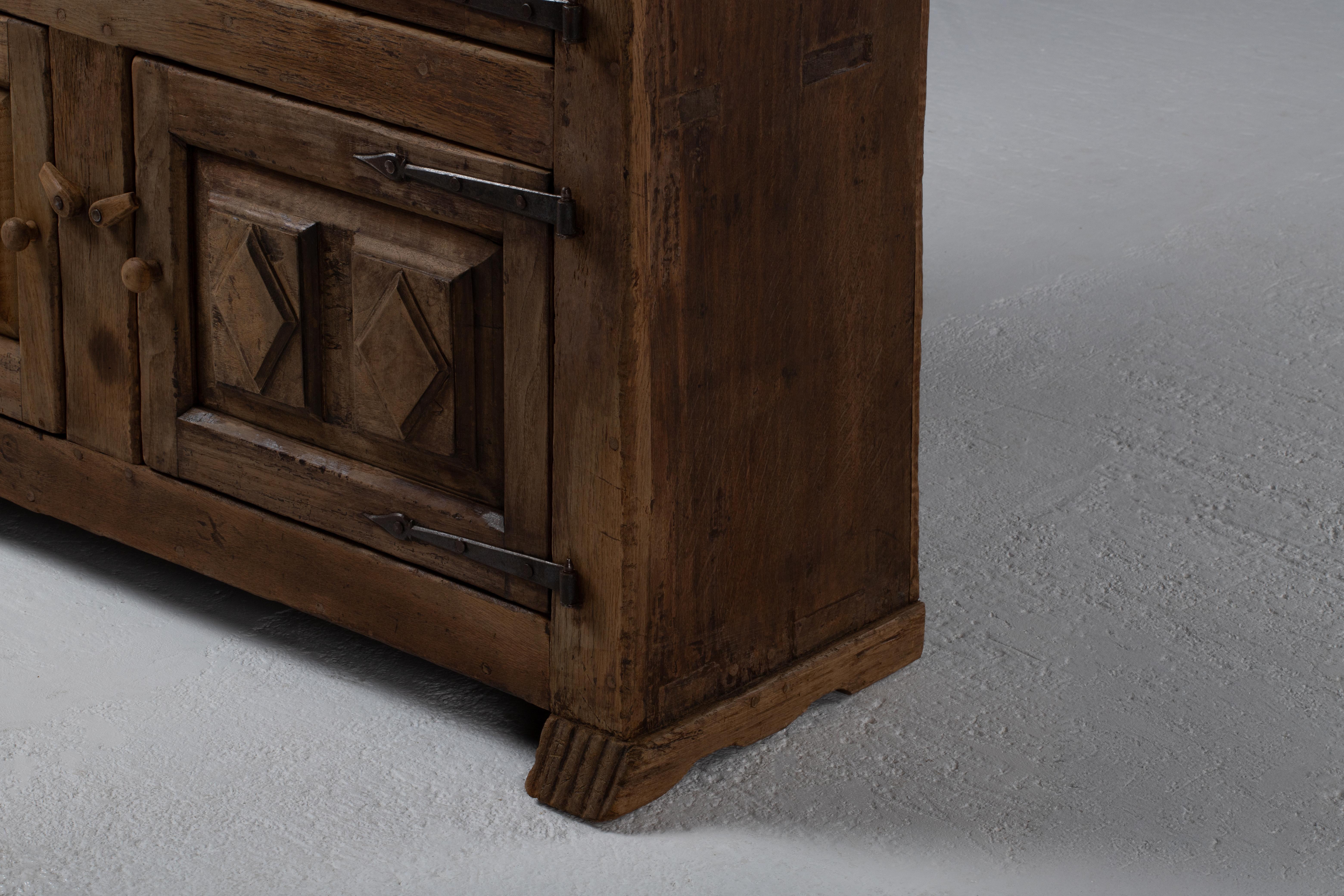Credenza rustica francese, 18° secolo in vendita 3