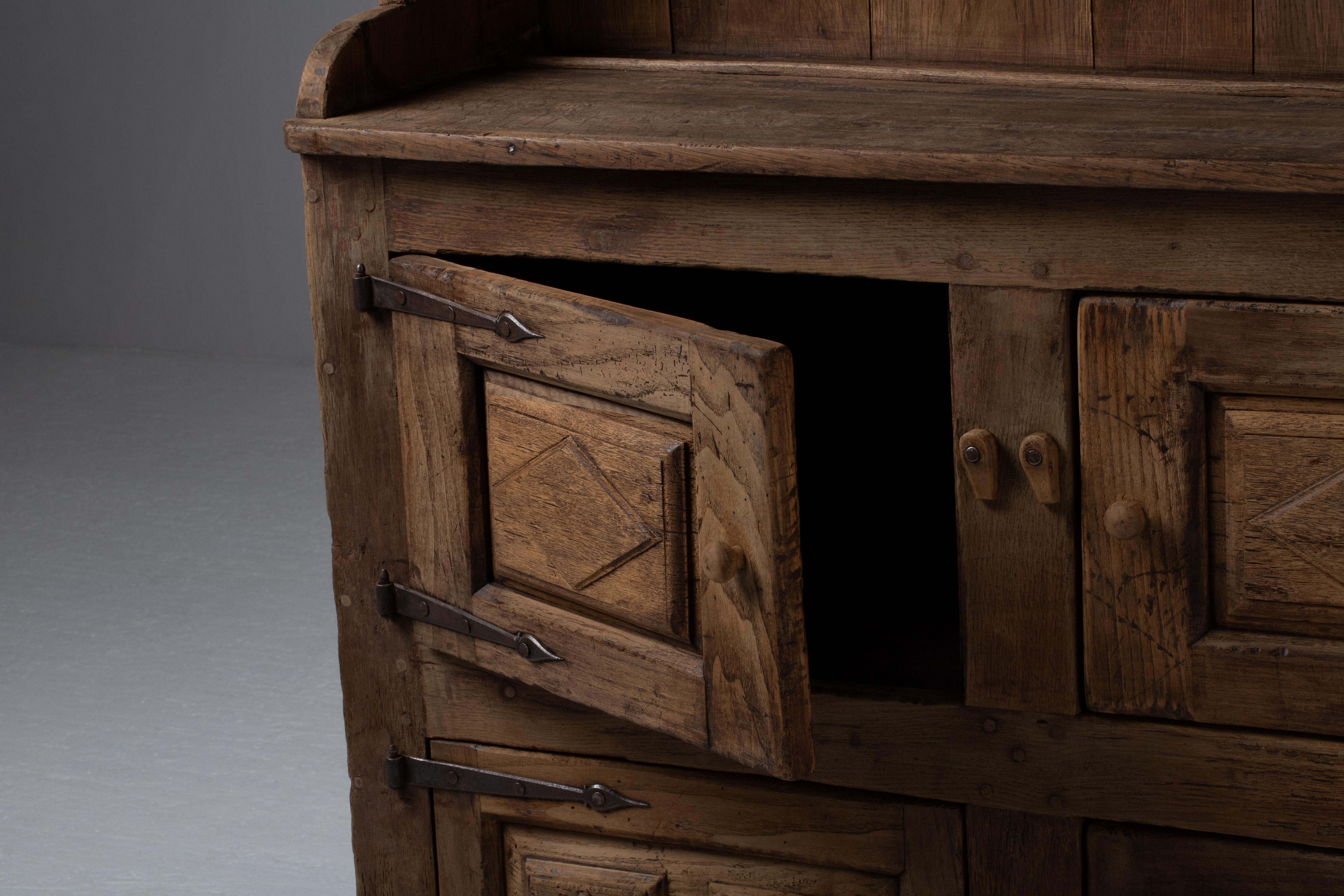 Credenza rustica francese, 18° secolo in vendita 5
