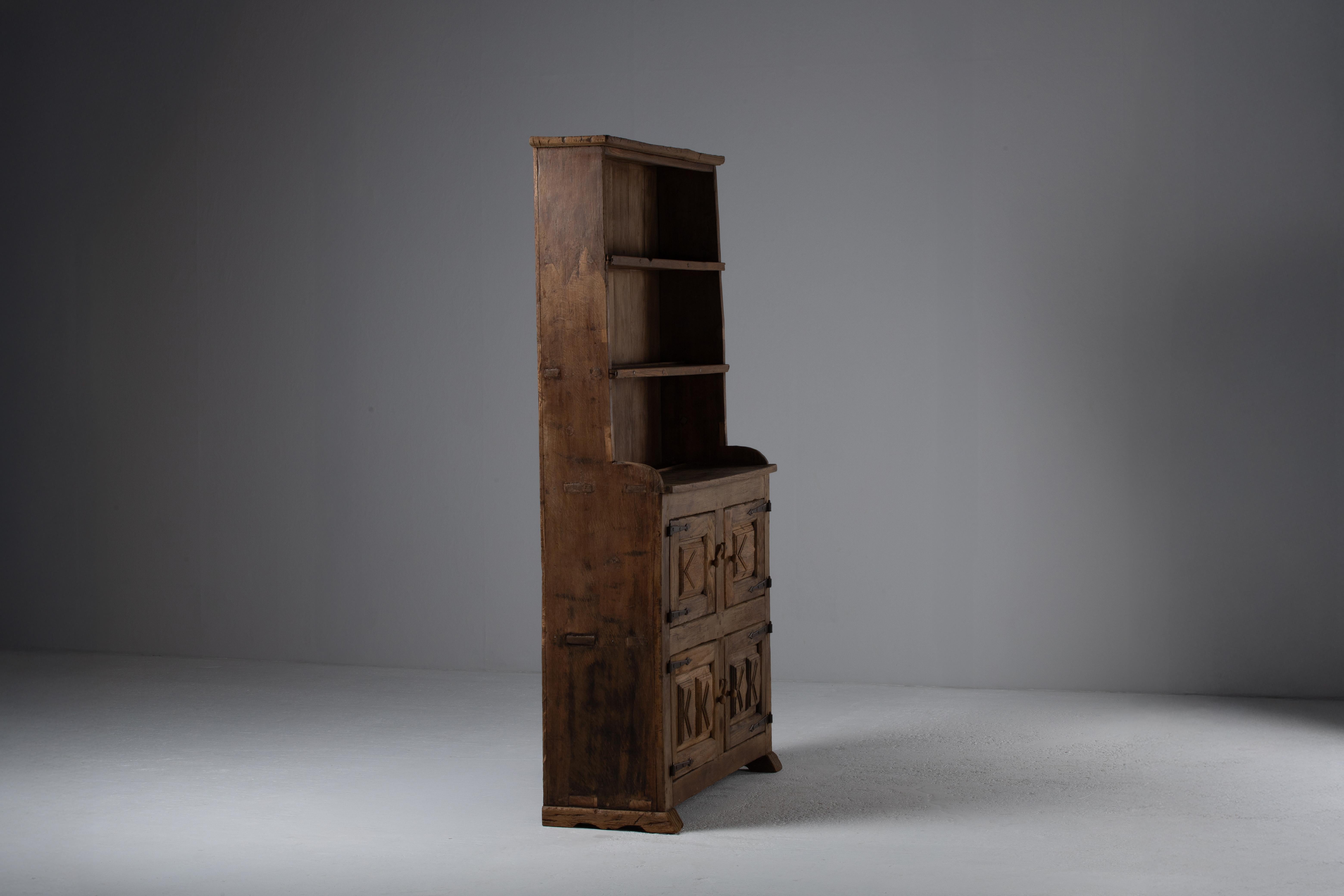 Francese Credenza rustica francese, 18° secolo in vendita