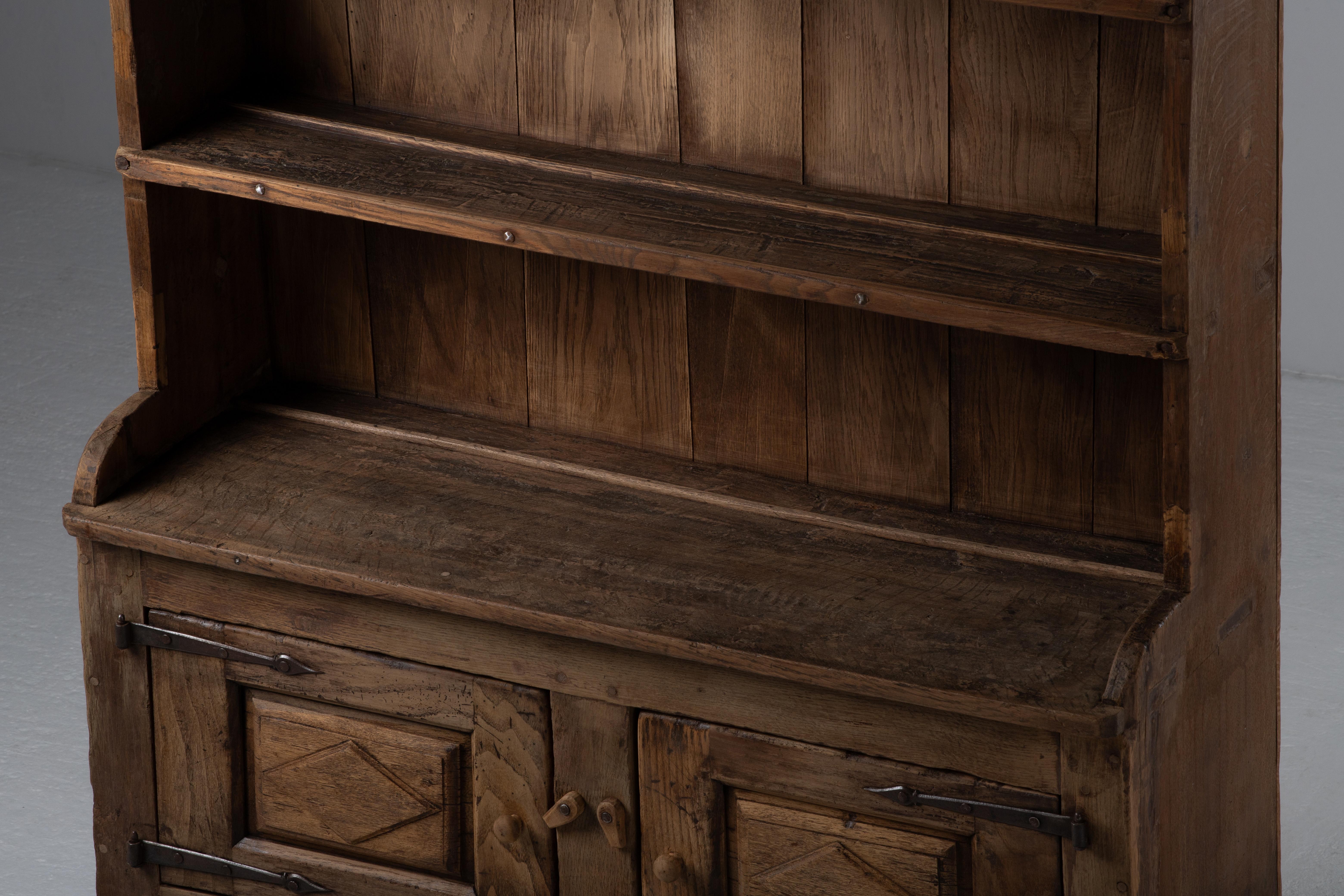 Quercia Credenza rustica francese, 18° secolo in vendita
