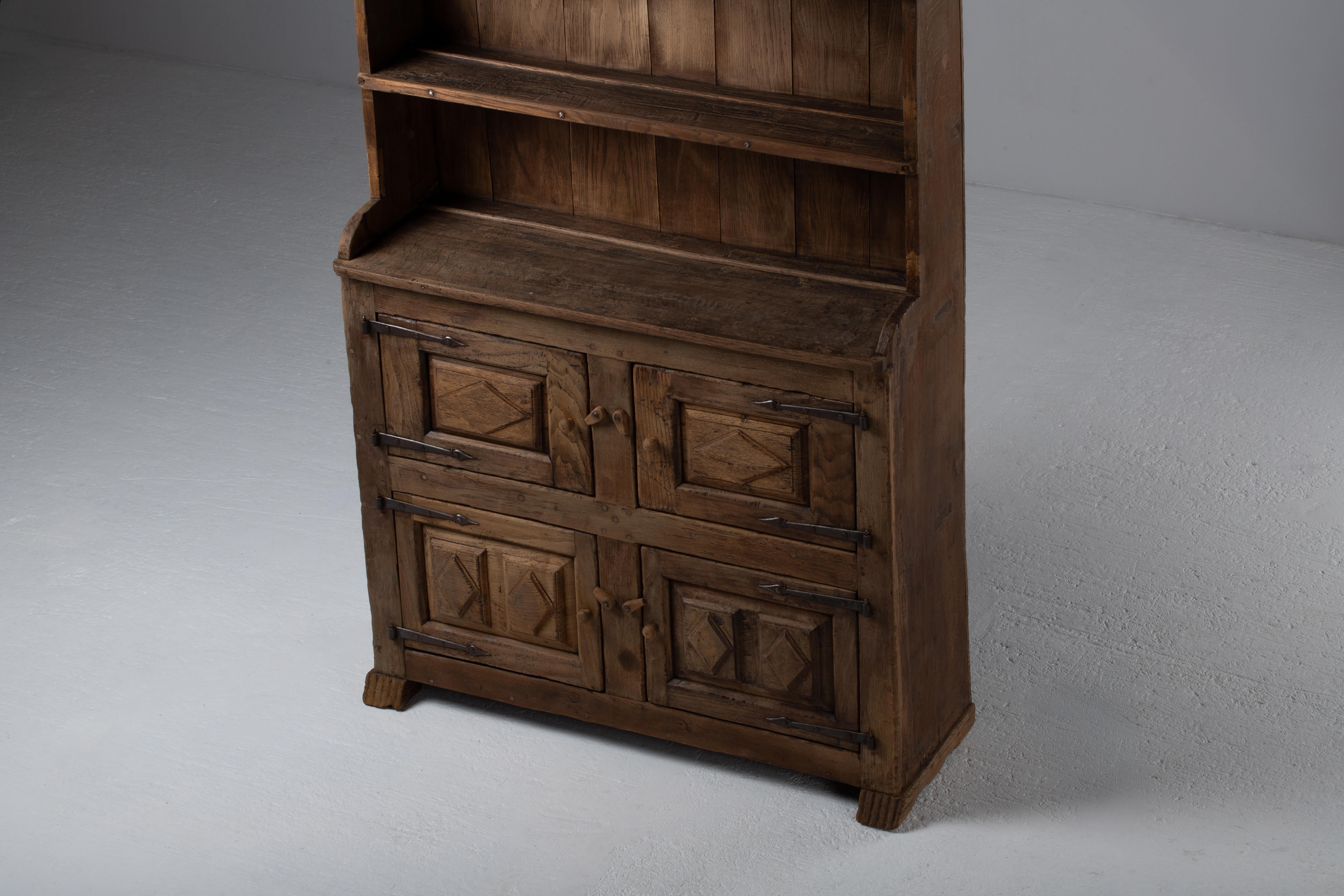 Credenza rustica francese, 18° secolo in vendita 1
