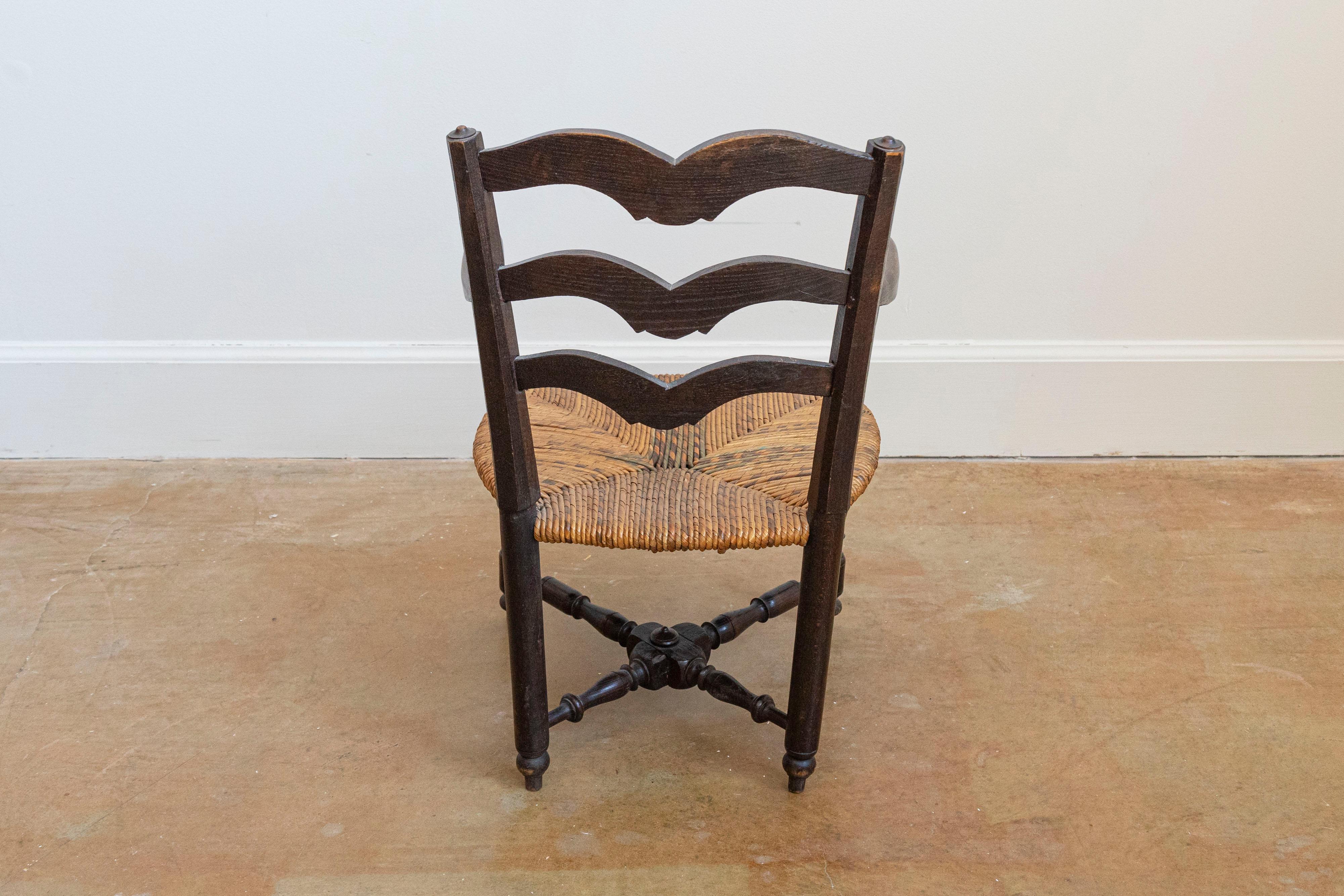 French Rustic Dark Oak 19th Century Child's Chair with Ladder Back and Rush Seat For Sale 1