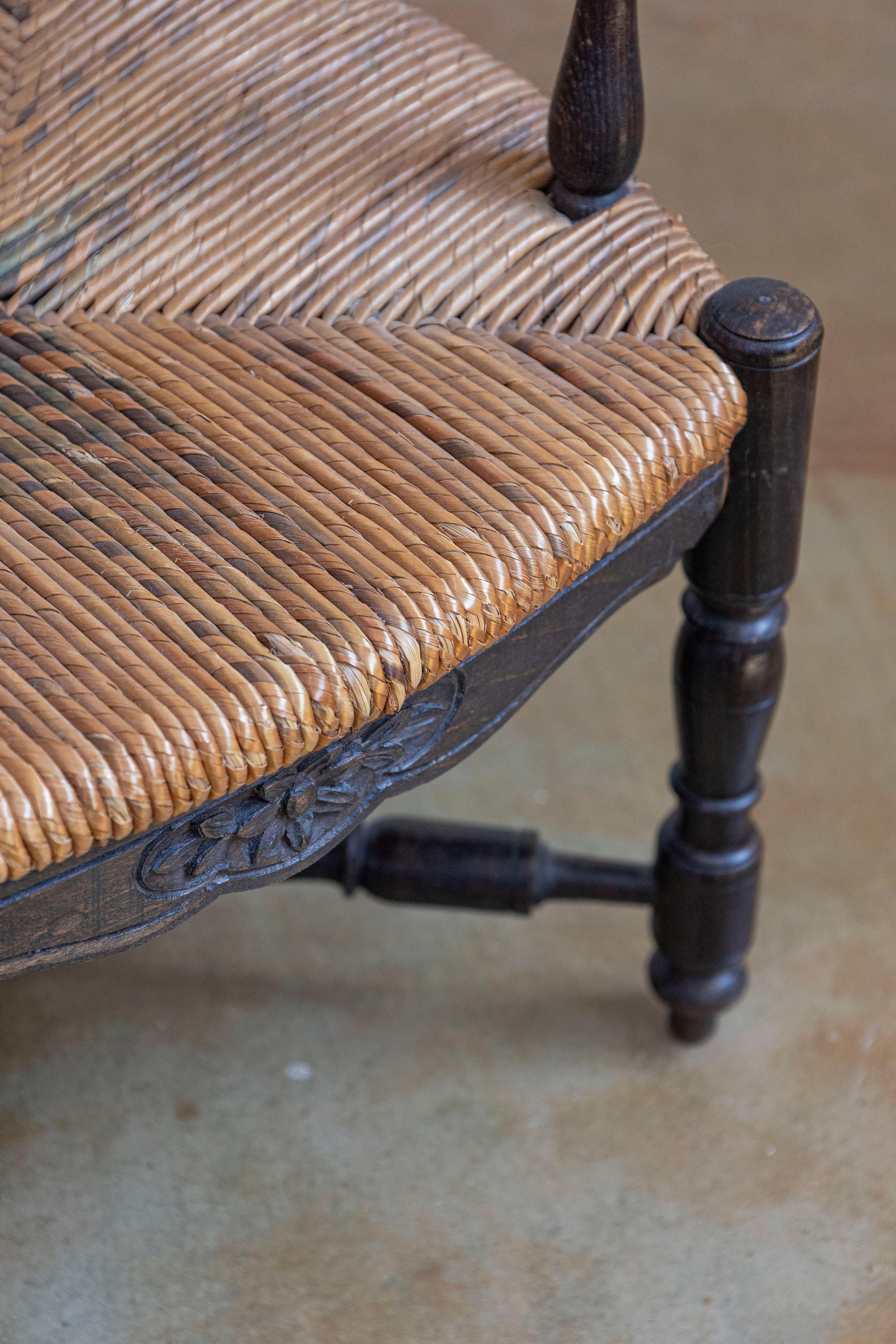 French Rustic Dark Oak 19th Century Child's Chair with Ladder Back and Rush Seat For Sale 4