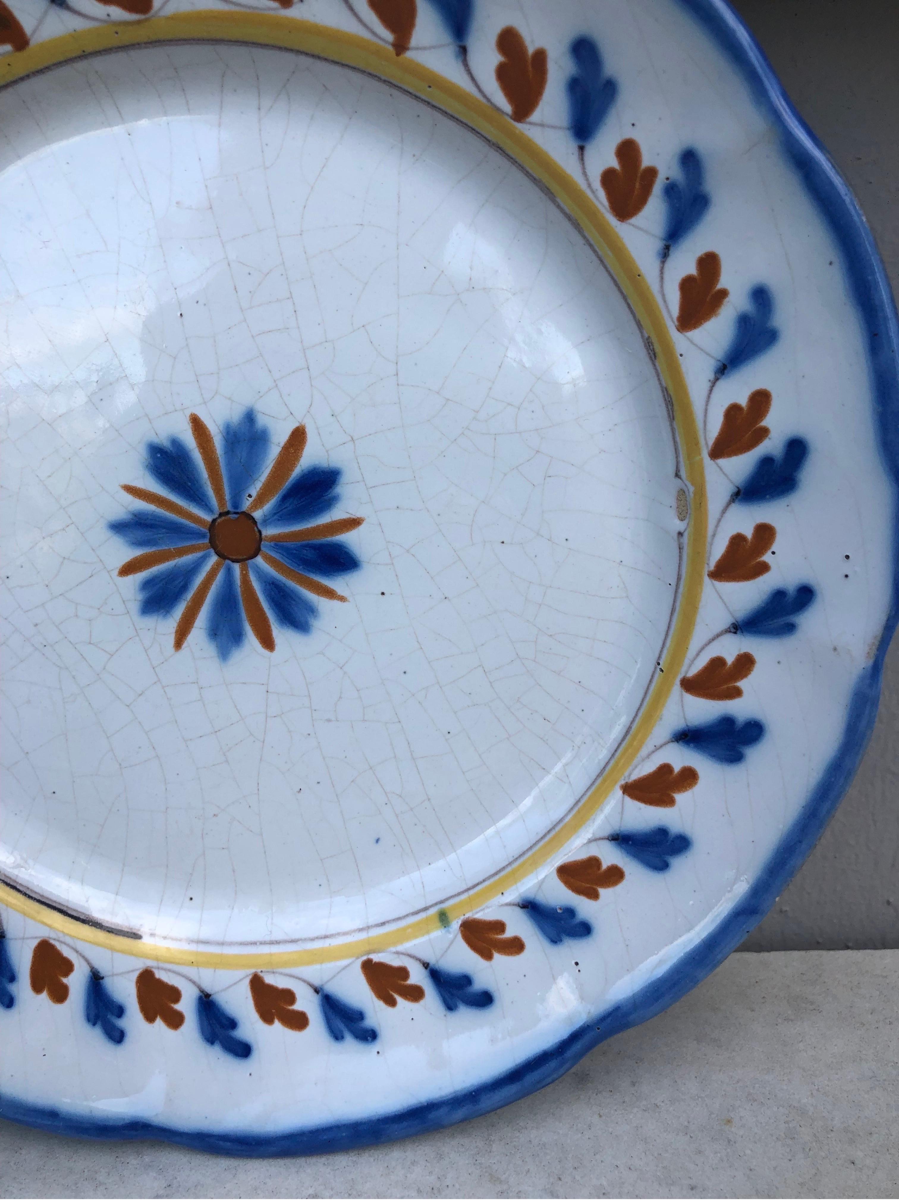 French Rustic Faience Plate Circa 1890 In Good Condition For Sale In Austin, TX