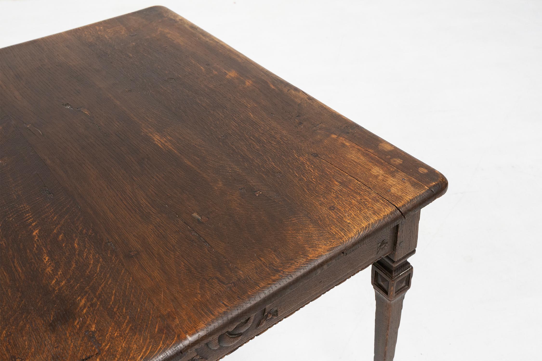 Table d'appoint rustique française du milieu du siècle en bois, vers 1850 en vente 2
