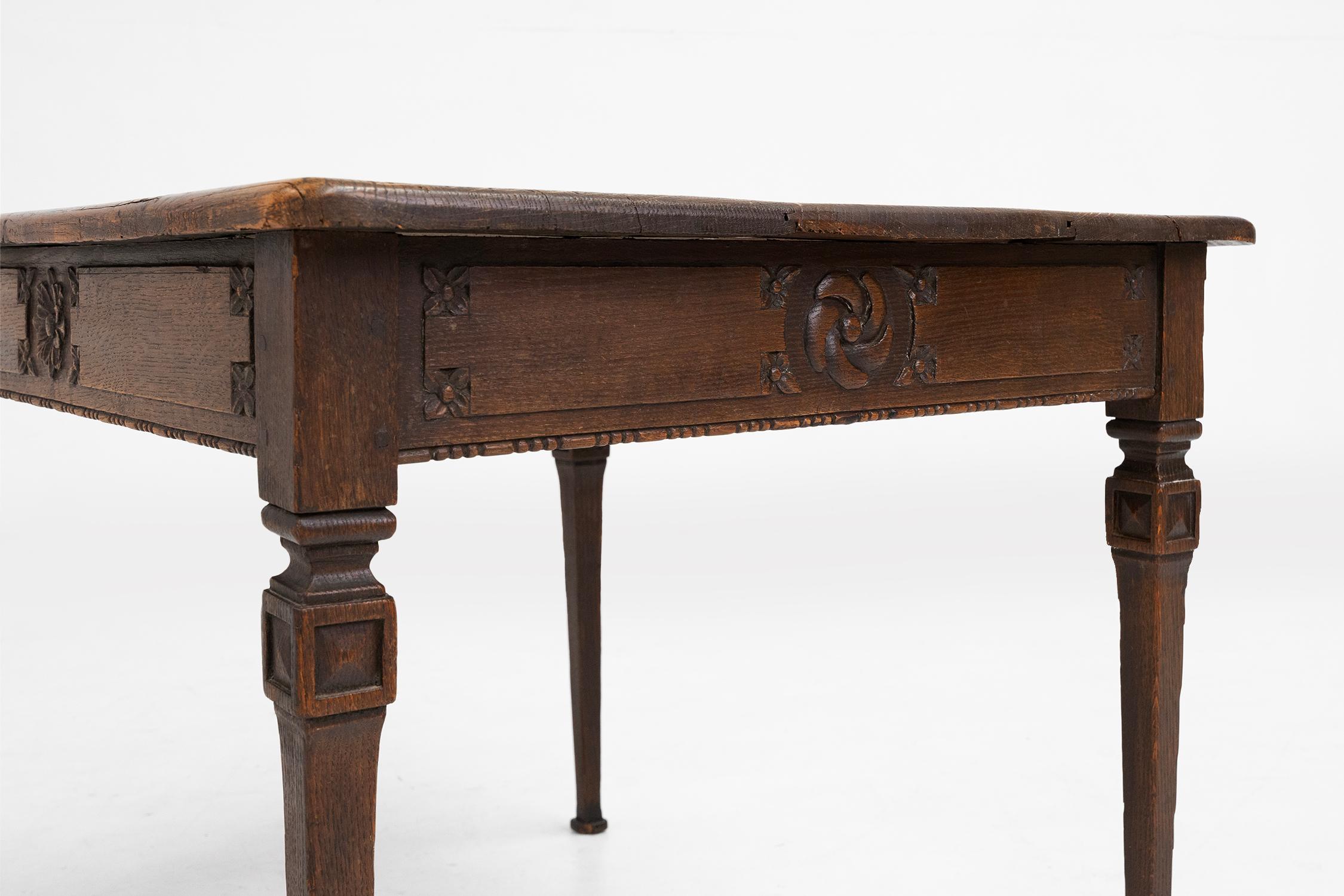 Mid-Century Modern Table d'appoint rustique française du milieu du siècle en bois, vers 1850 en vente