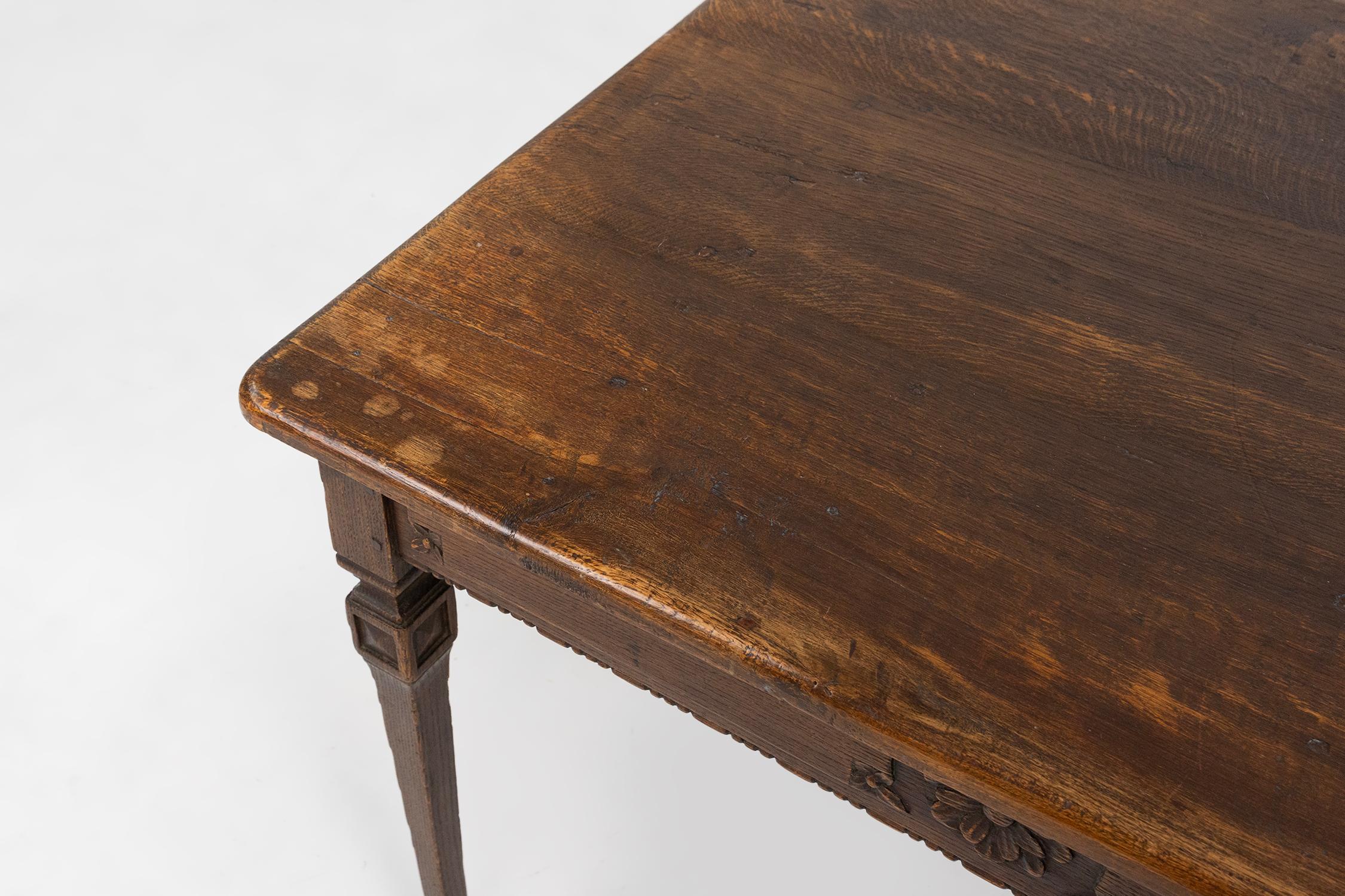 Table d'appoint rustique française du milieu du siècle en bois, vers 1850 en vente 1