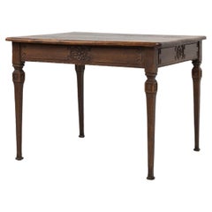 Französischer rustikaler Beistelltisch aus der Mitte des Jahrhunderts aus Holz ca. 1850