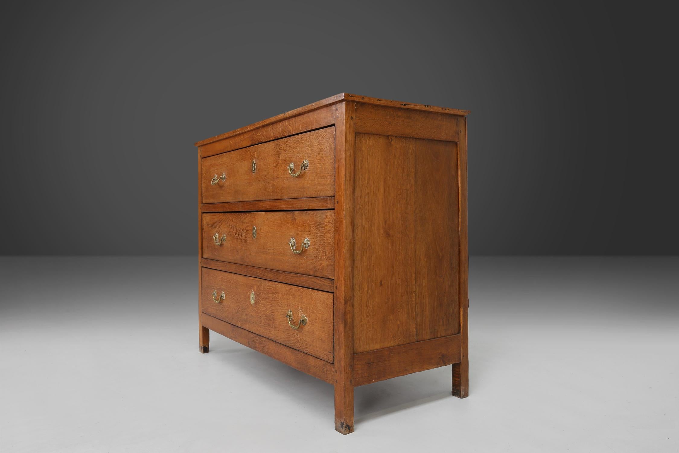 Rustic French rustic oak chest of drawers 1900 For Sale