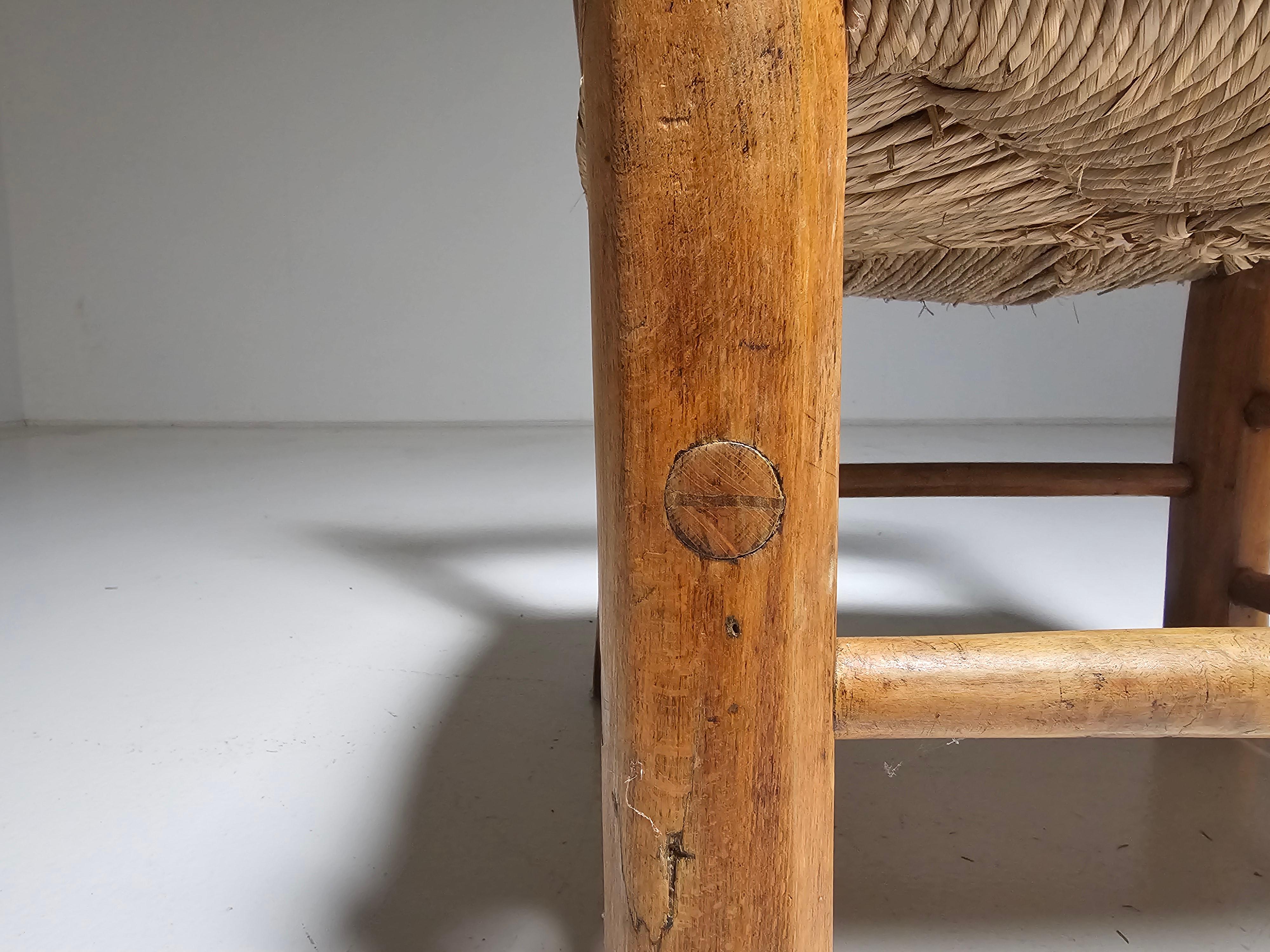 French Rustic Pair of  Low Chairs in Elm Wood and Straw, 1960s For Sale 3
