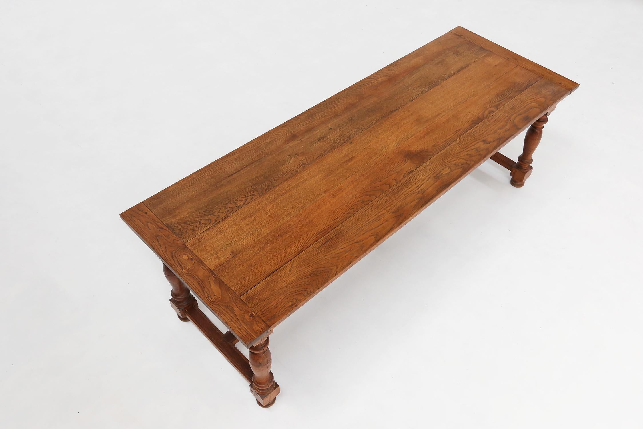 French rustic solid oak dining table 1930 In Good Condition For Sale In Meulebeke, BE