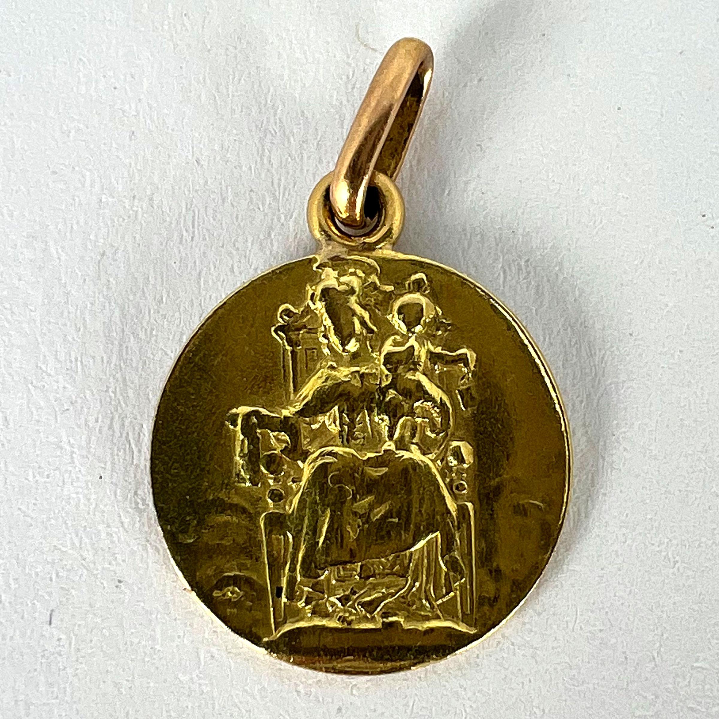 French Sacred Heart Madonna and Child 18K Yellow Gold Medal Pendant For Sale 5