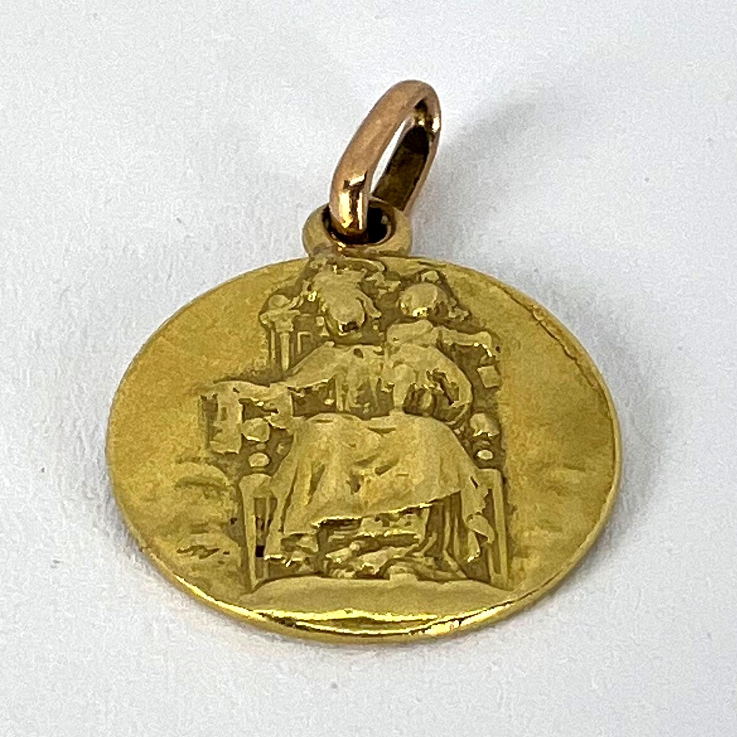 French Sacred Heart Madonna and Child 18K Yellow Gold Medal Pendant For Sale 7