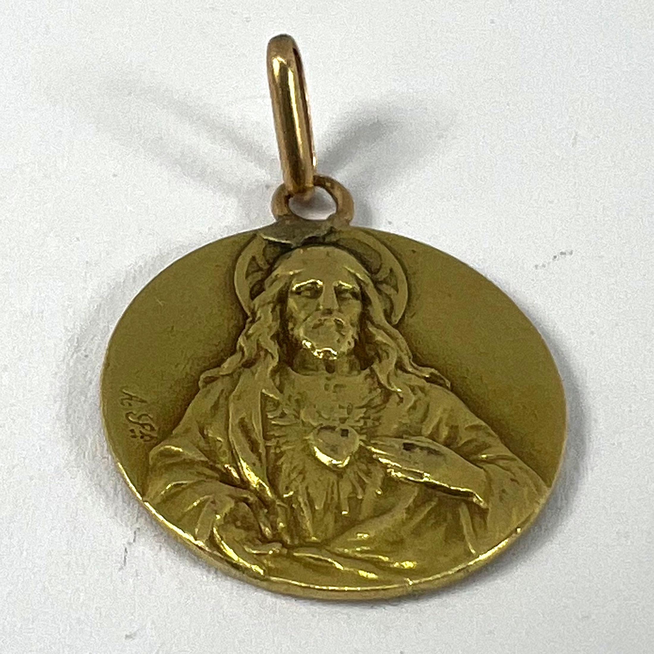 Pendentif Médaille en or jaune 18K du Sacré-Cœur de la Madonna & Child en vente 9