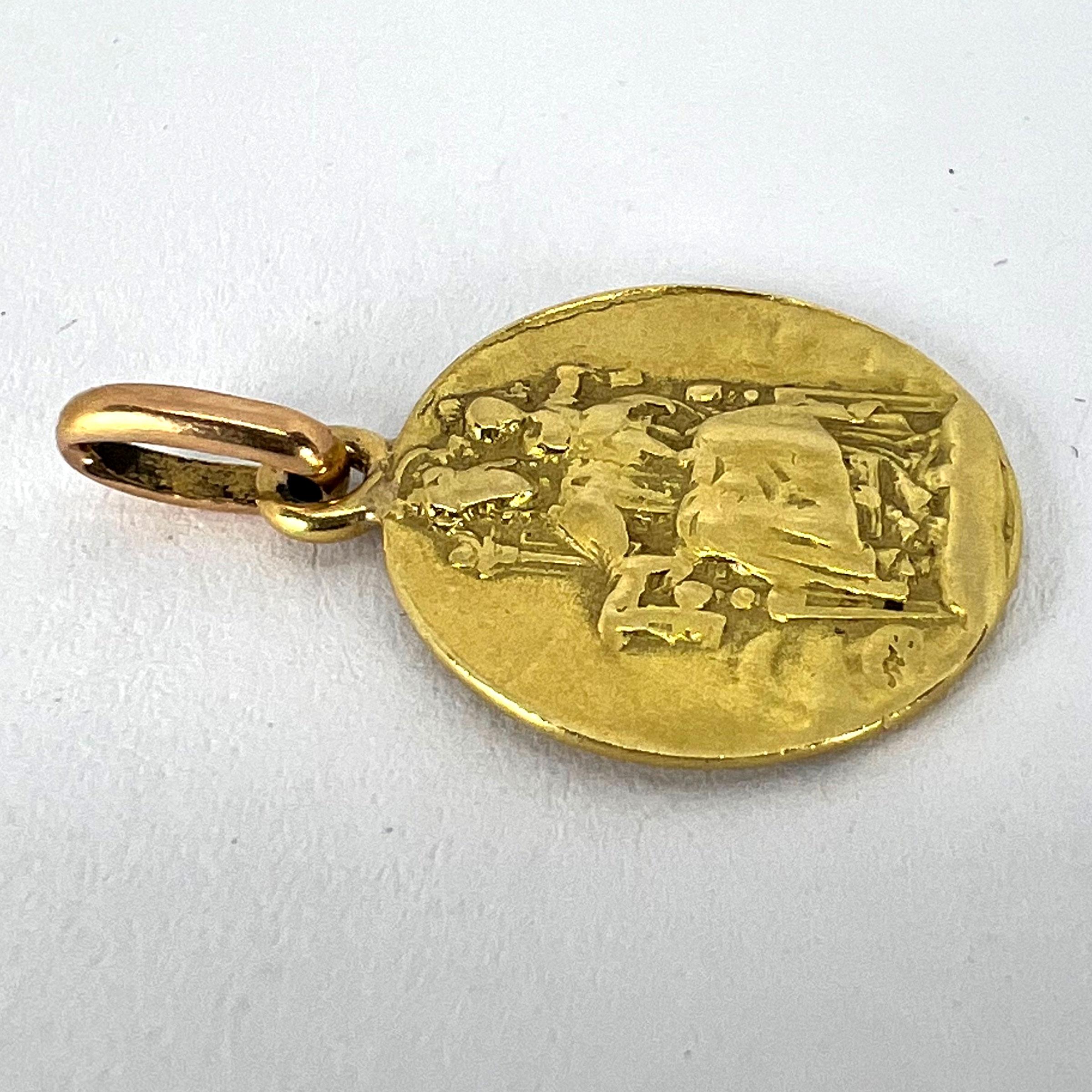 French Sacred Heart Madonna and Child 18K Yellow Gold Medal Pendant For Sale 7