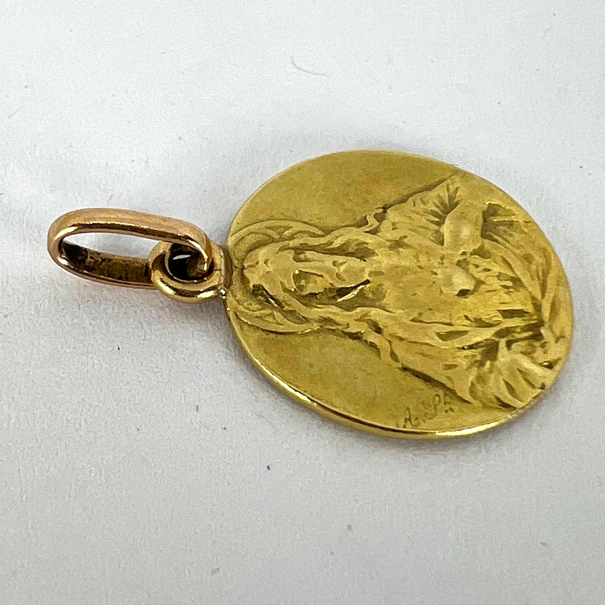 French Sacred Heart Madonna and Child 18K Yellow Gold Medal Pendant For Sale 12