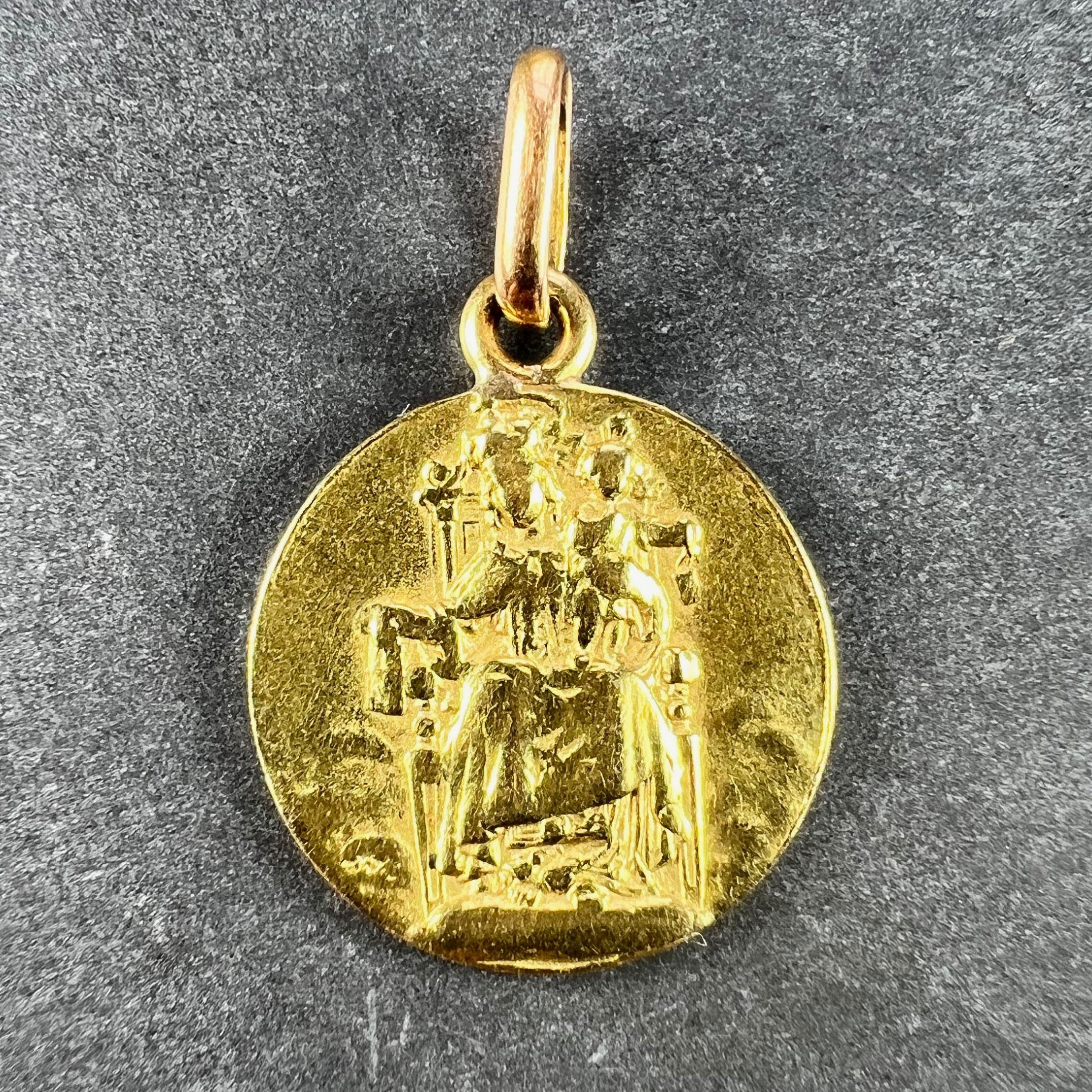 Pendentif Médaille en or jaune 18K du Sacré-Cœur de la Madonna & Child État moyen - En vente à London, GB