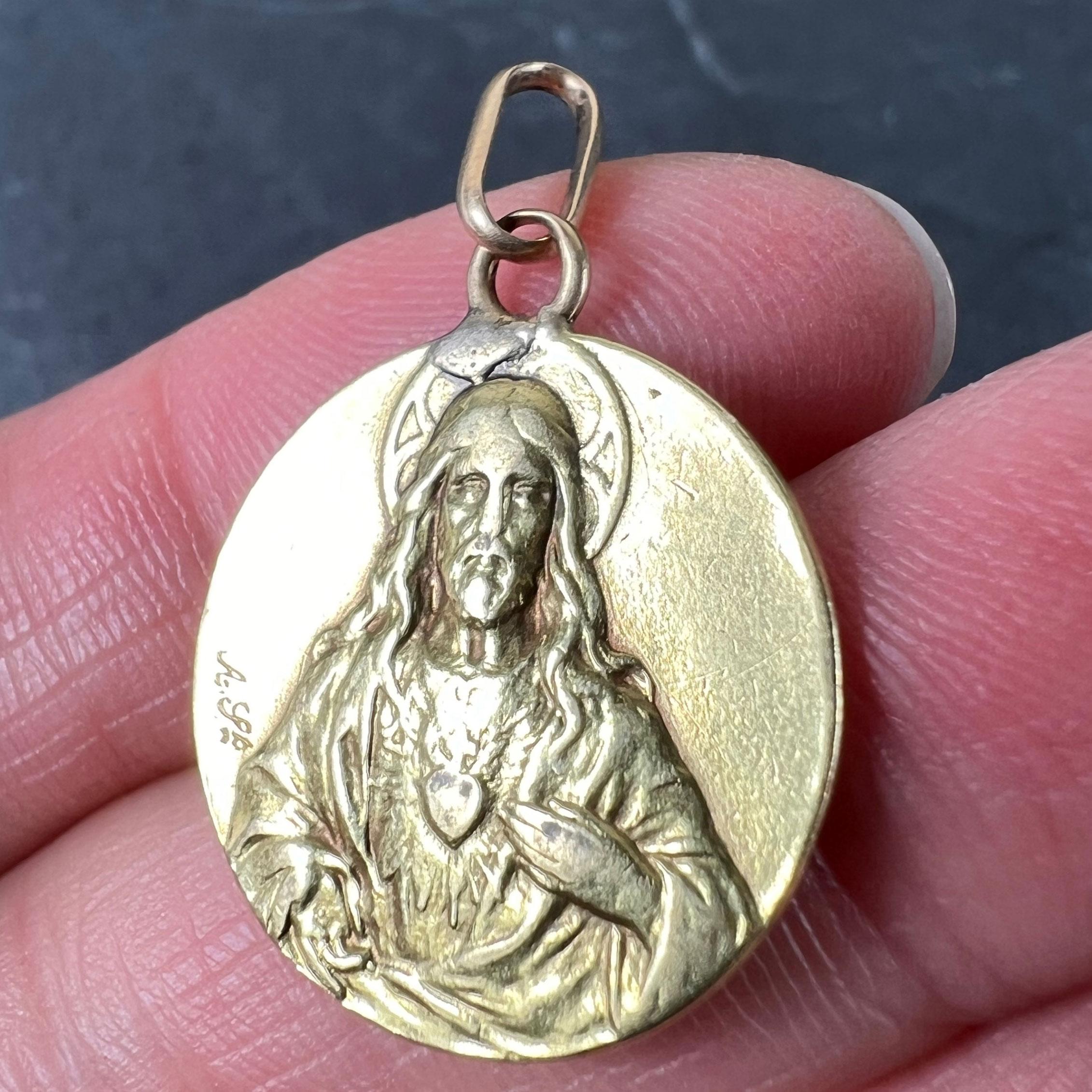 Pendentif Médaille en or jaune 18K du Sacré-Cœur de la Madonna & Child en vente 2