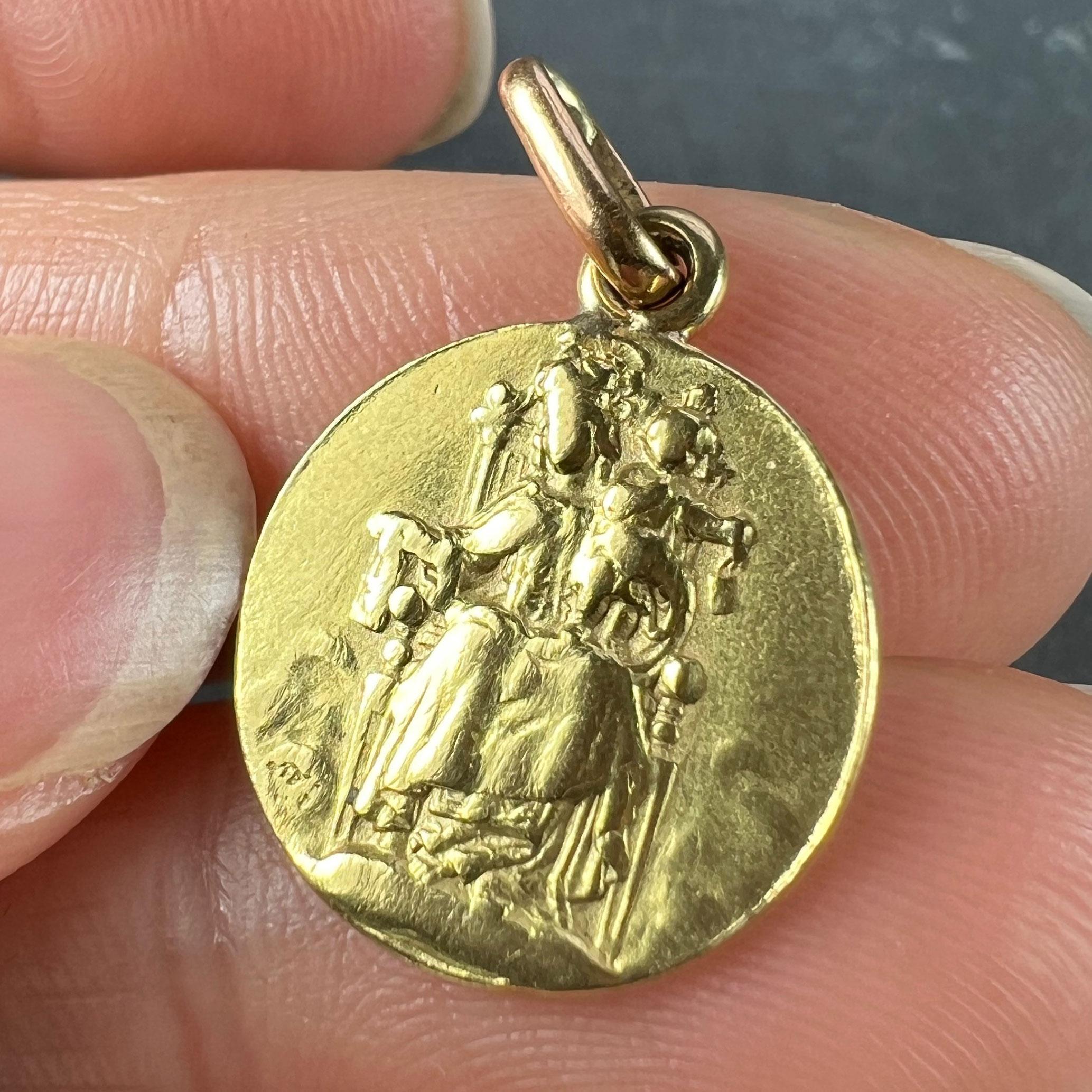 French Sacred Heart Madonna and Child 18K Yellow Gold Medal Pendant For Sale 2