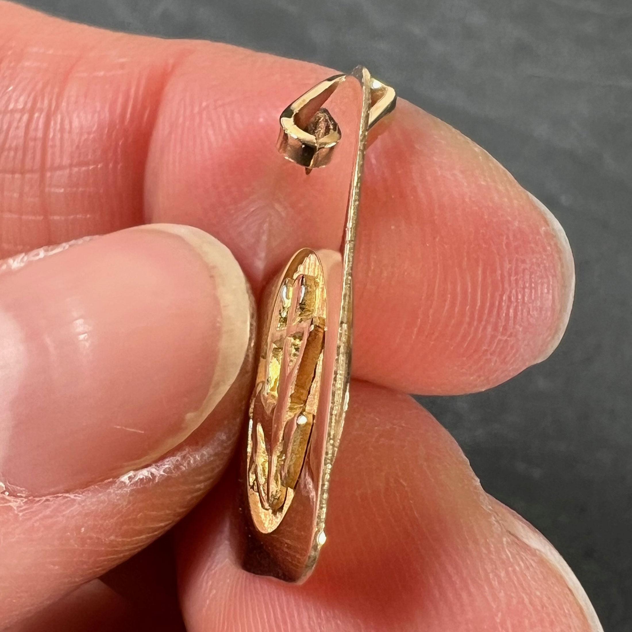 Pendentif médaille à breloques en or jaune 18K signe astrologique du Sagittaire français en vente 2