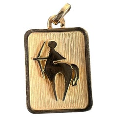 French Sagittarius Starsign Zodiac 18K Yellow Gold Charm Medal Pendant