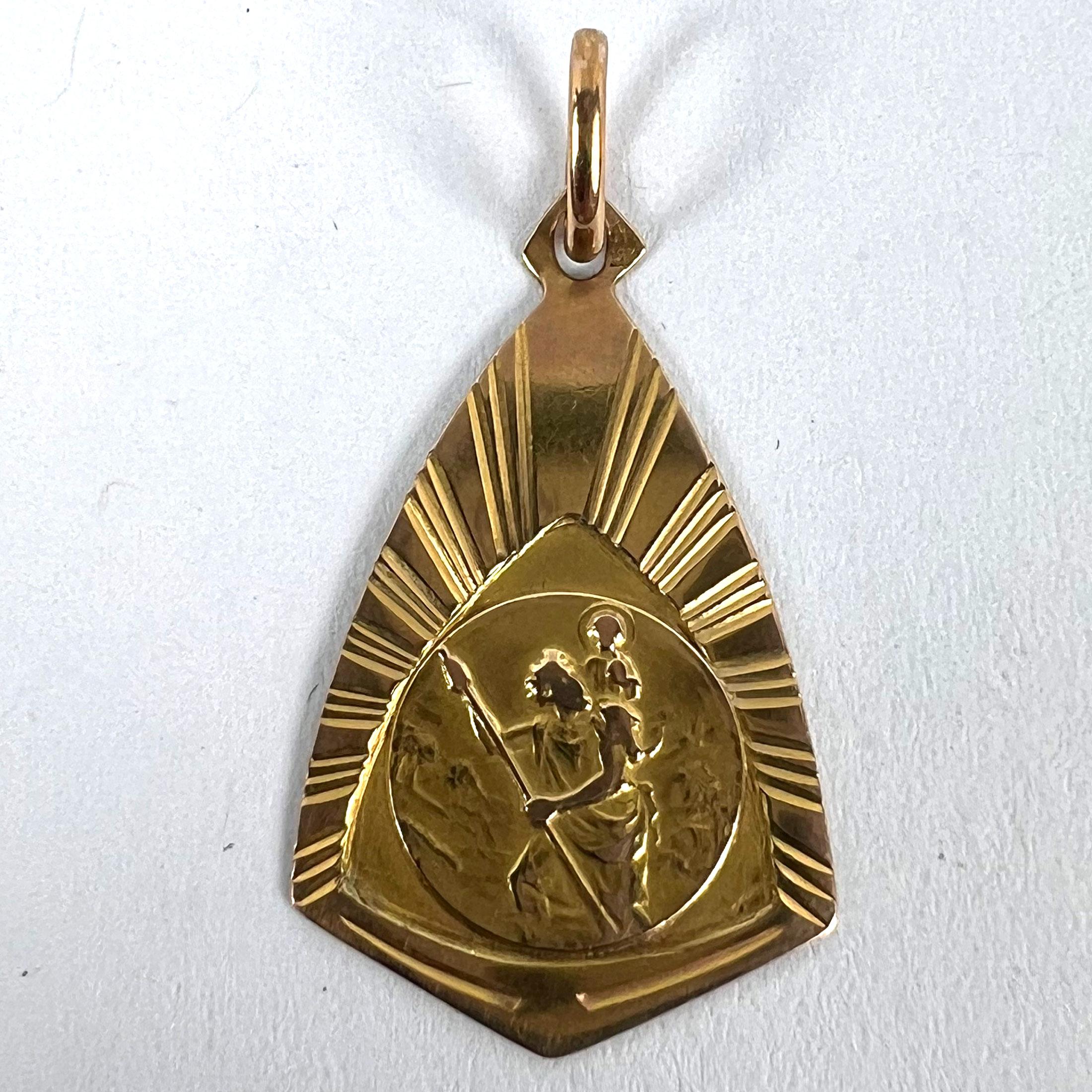 French Saint Christopher 18K Yellow Gold Charm Pendant Medal en venta 8