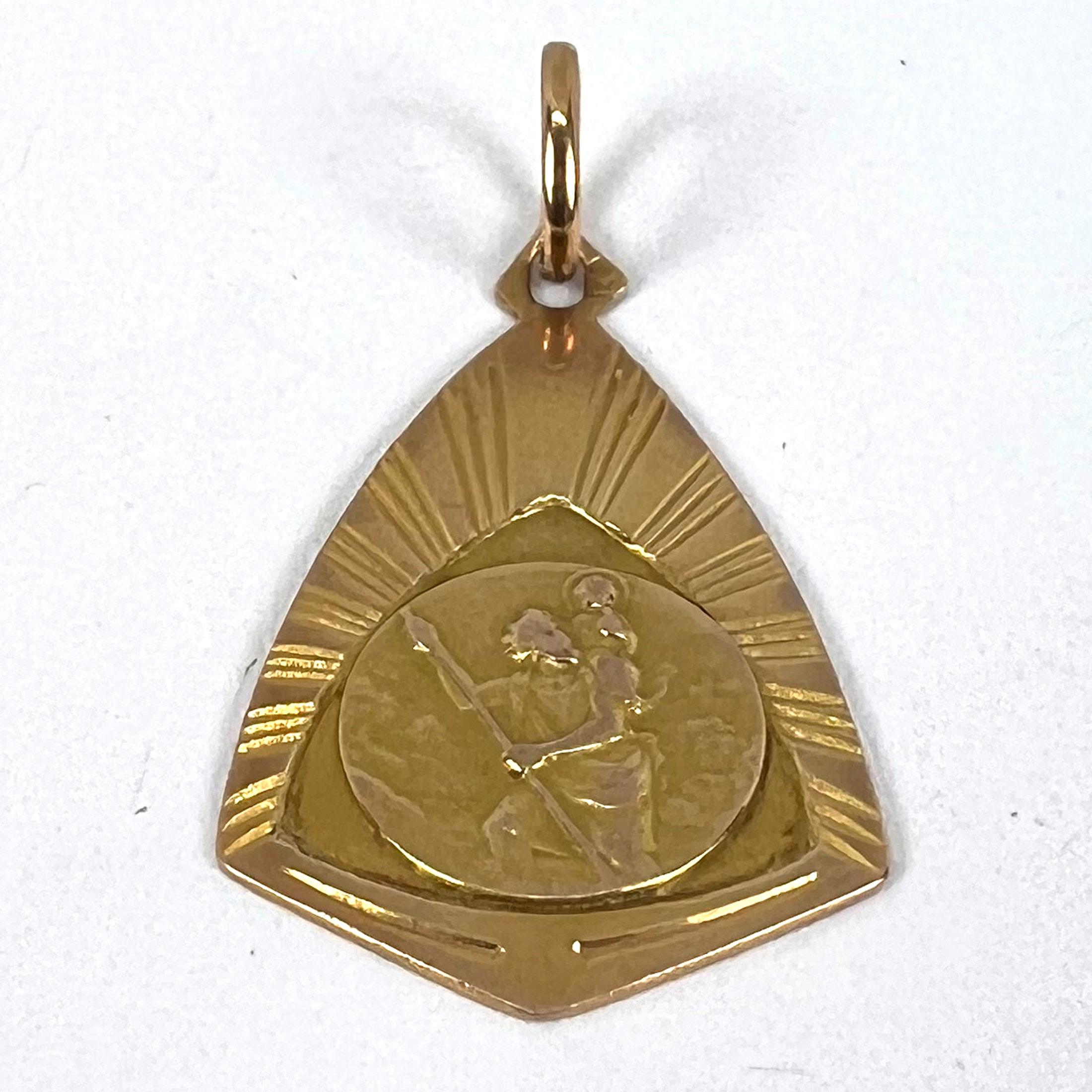 French Saint Christopher 18K Yellow Gold Charm Pendant Medal en venta 10