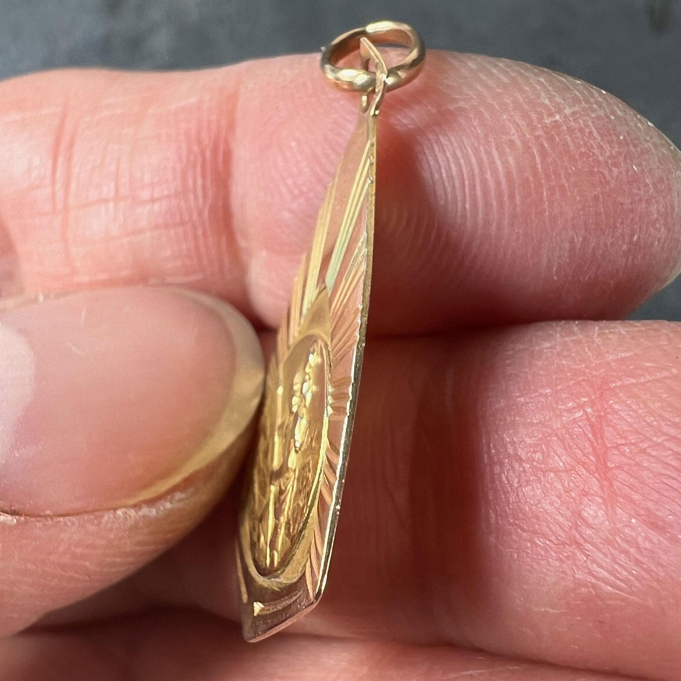 French Saint Christopher 18K Yellow Gold Charm Pendant Medal en venta 3