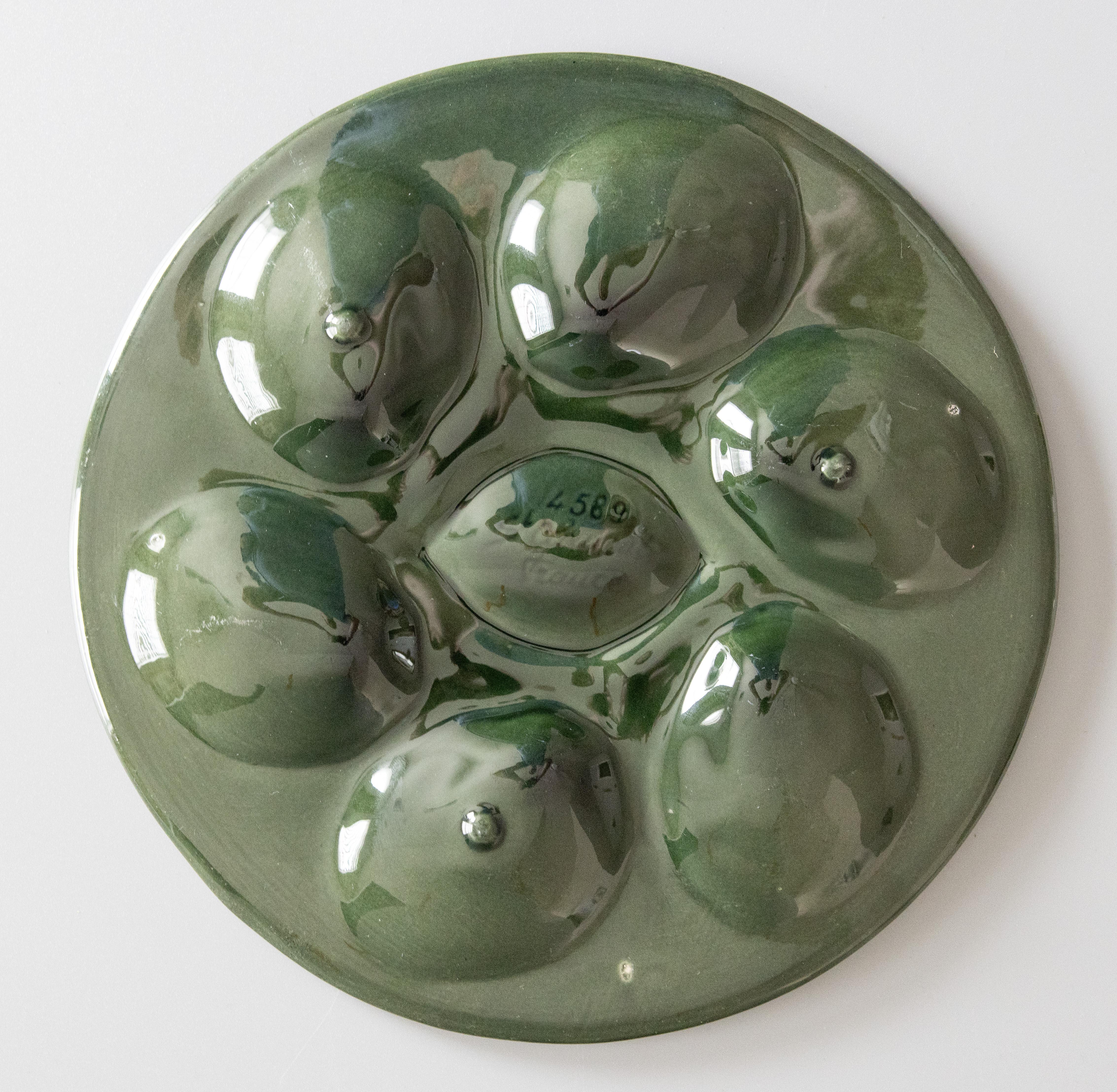 Début du 20ème siècle Assiette à huîtres en majolique bleue, verte et jaune à coins en forme de citron, Saint Clément, 1920 en vente