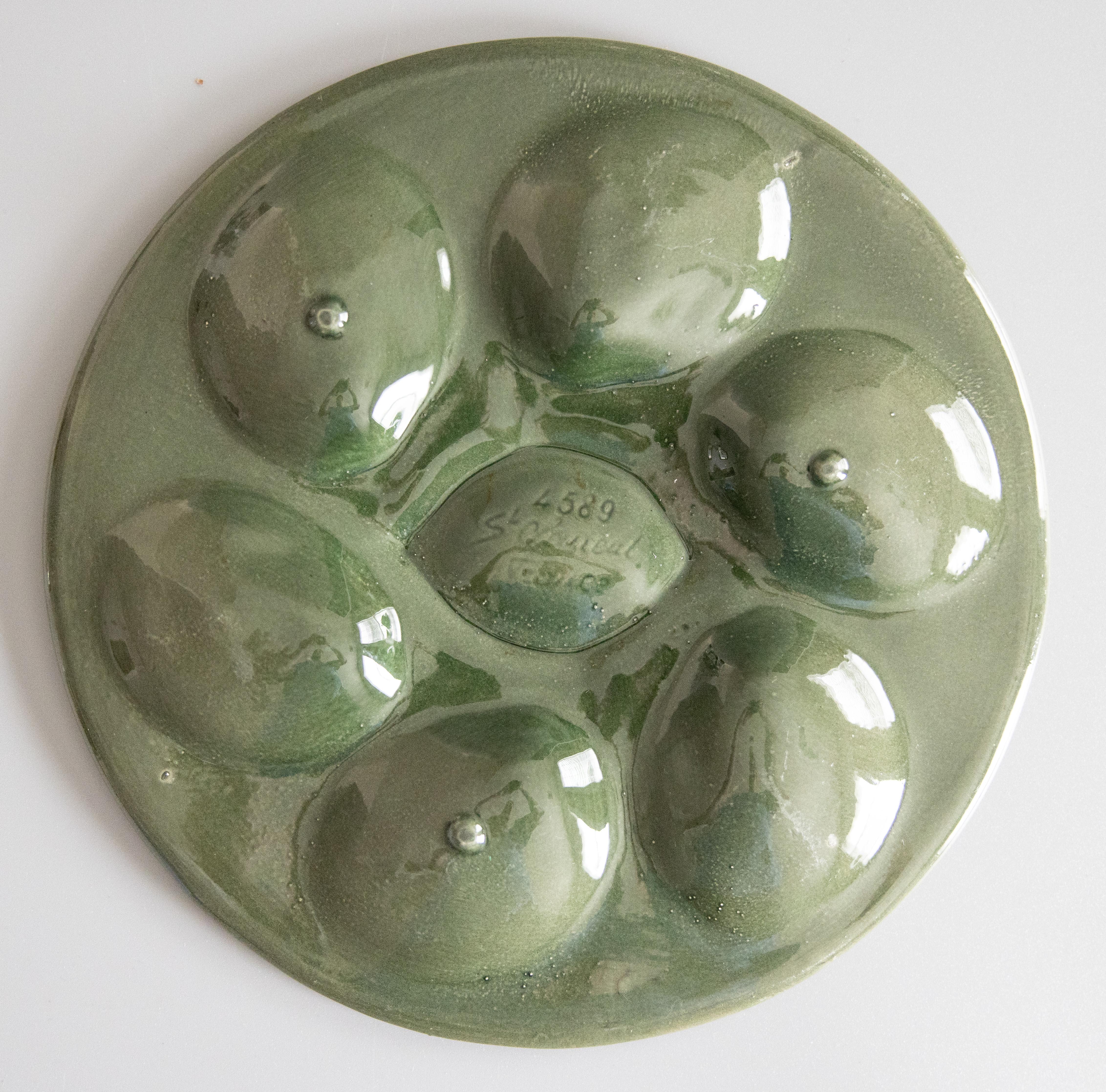 Début du 20ème siècle Assiette à huîtres en majolique bleue, verte et jaune à coins en forme de citron, Saint Clément, 1920 en vente