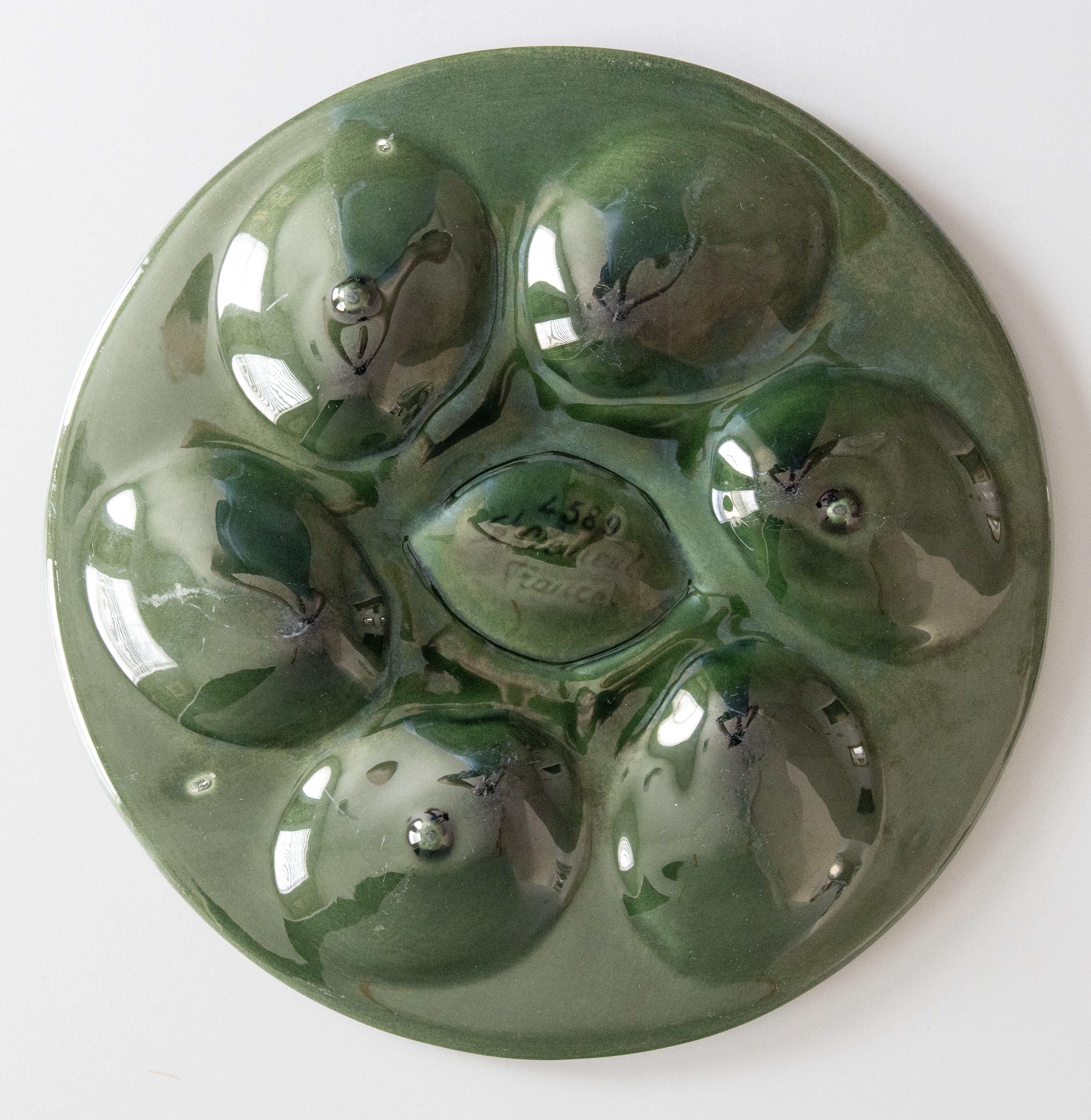 Début du 20ème siècle Assiette à huîtres en majolique bleue, verte et jaune à coins en forme de citron, Saint Clément, 1920 en vente
