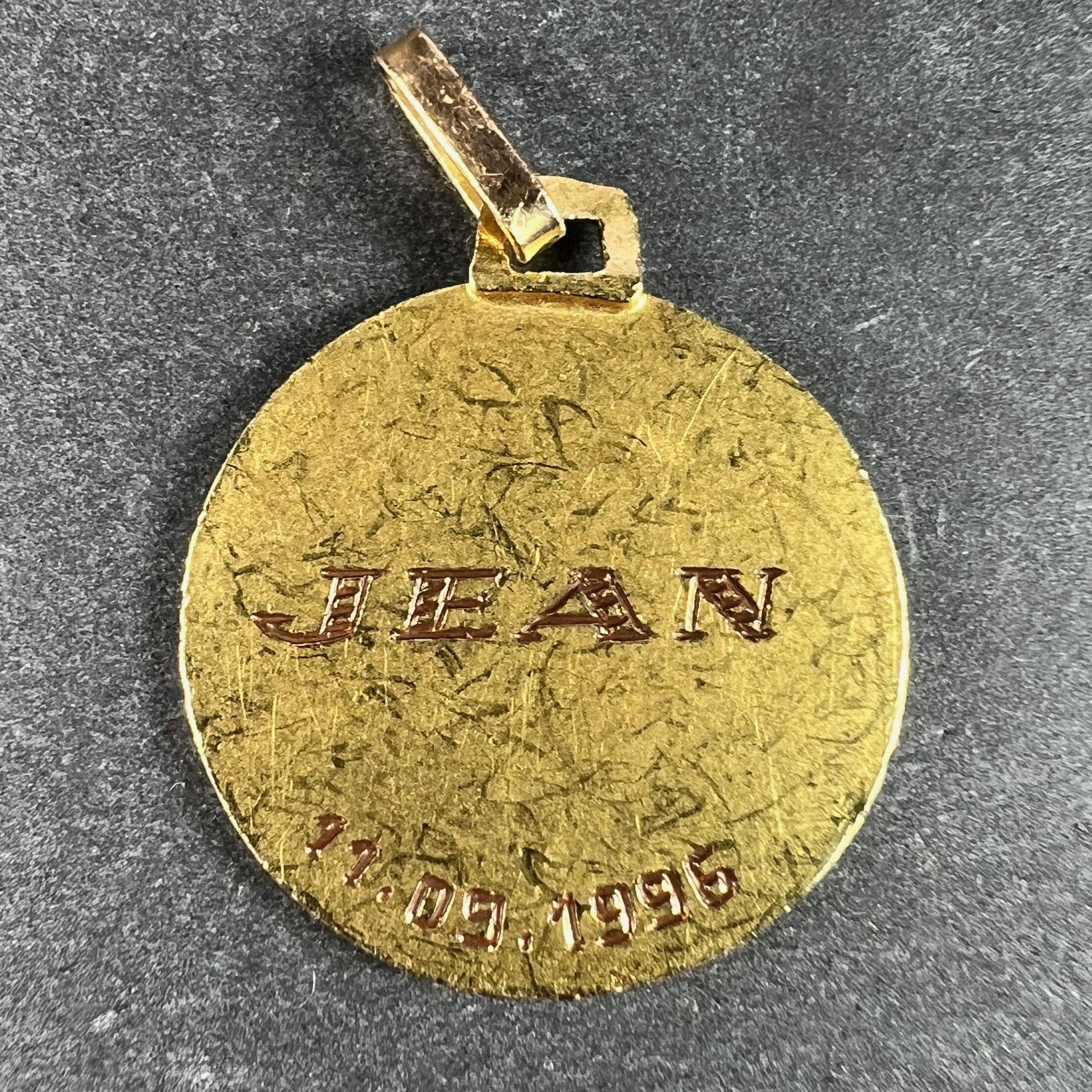 French Saint John the Baptist Jean 18K Yellow Gold Medal Pendant In Good Condition For Sale In London, GB