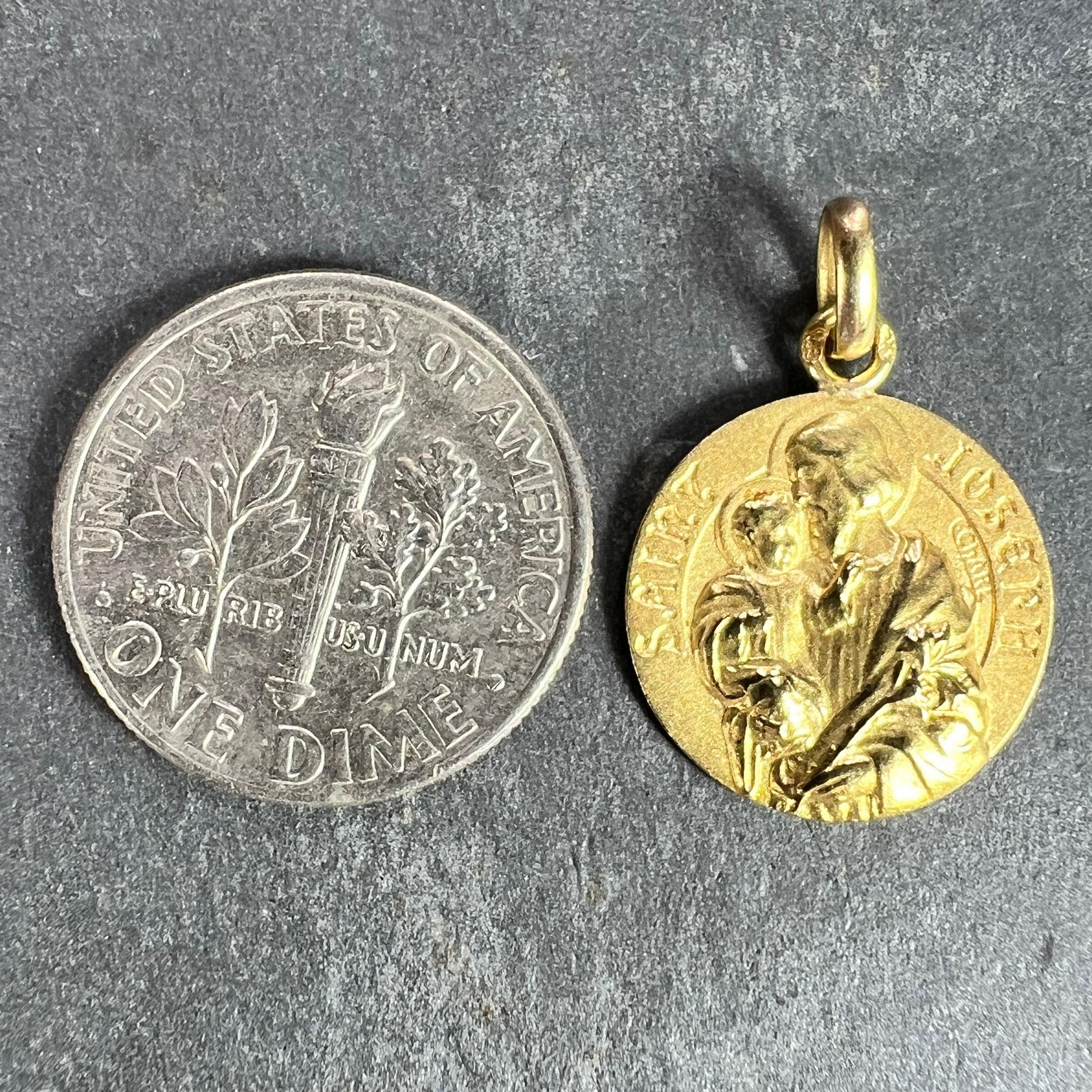 French Saint Joseph and Jesus 18K Yellow Gold Medal Pendant For Sale 6
