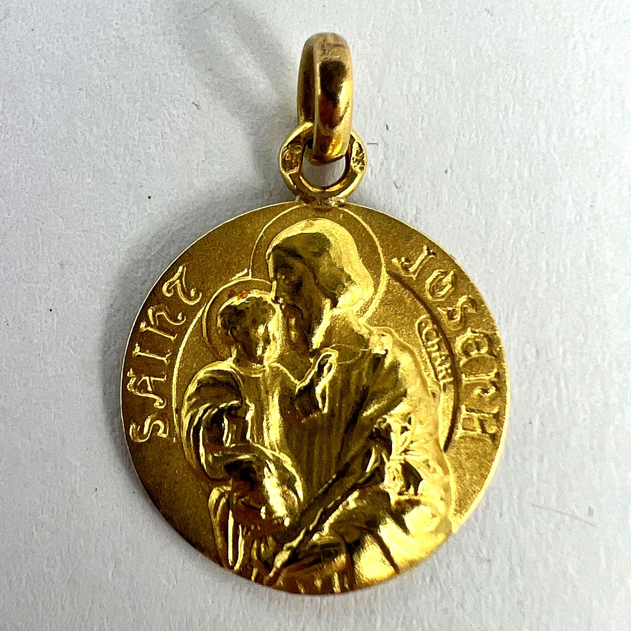 French Saint Joseph and Jesus 18K Yellow Gold Medal Pendant For Sale 7