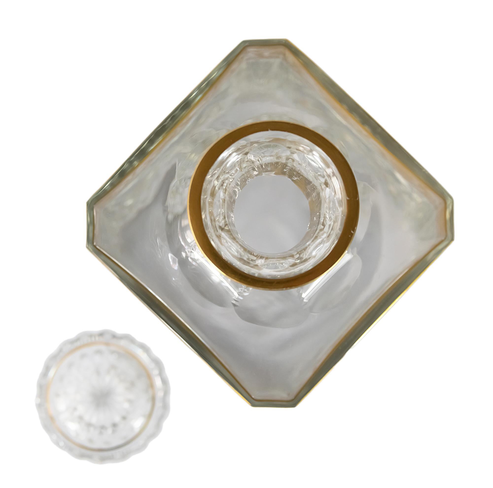Français Carafe à whisky en cristal français de Saint Louis en vente