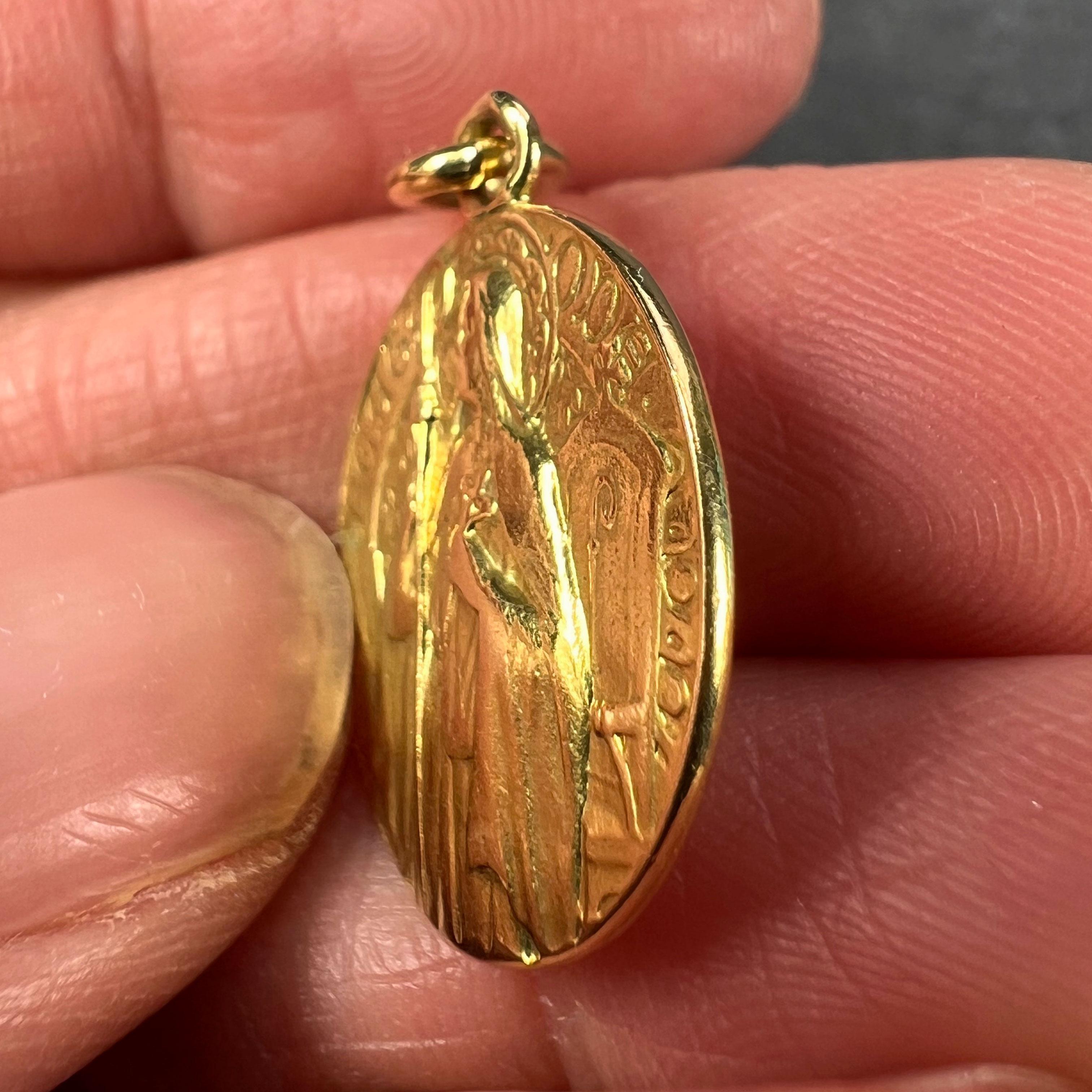 French Saint Oda 18K Yellow Gold Charm Pendant In Good Condition For Sale In London, GB
