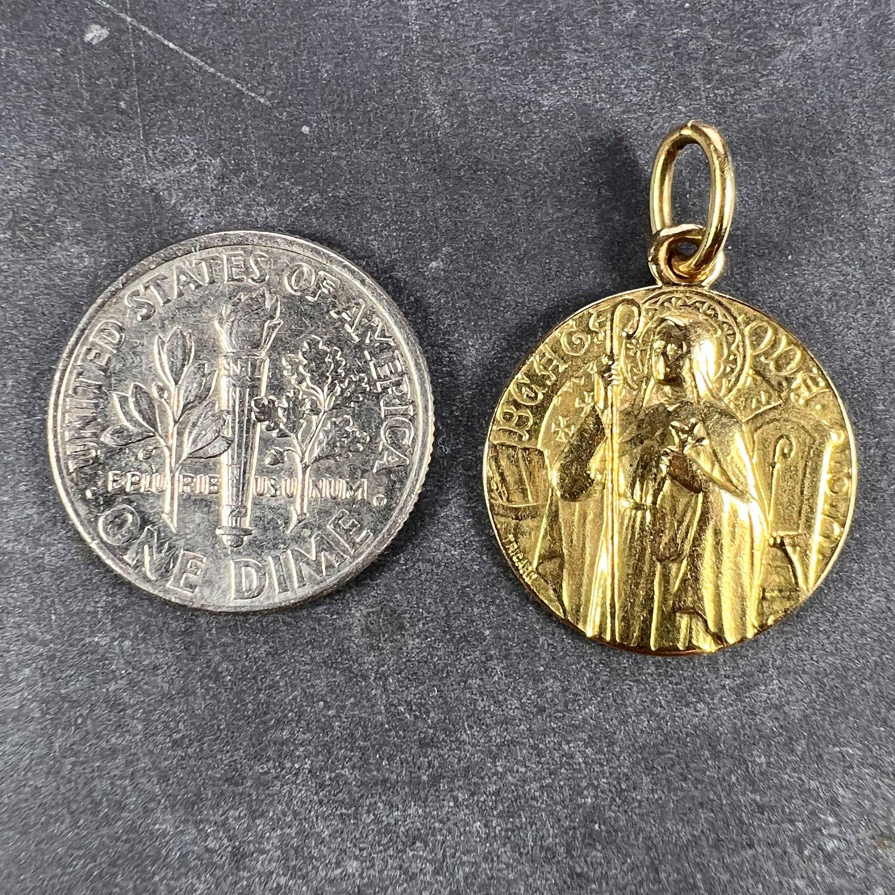 French Saint Oda 18K Yellow Gold Charm Pendant For Sale 2