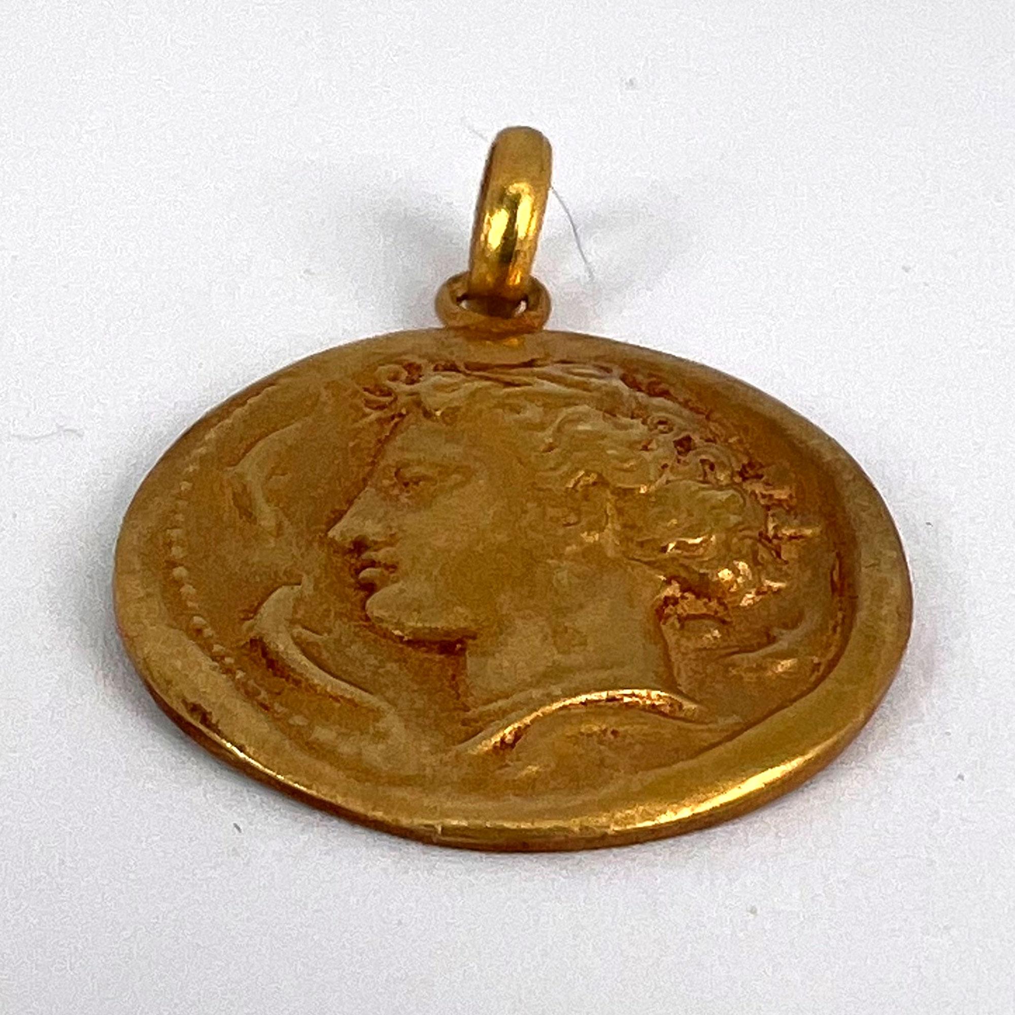 Französische Salacia-Medaille 18 Karat Gelbgold-Anhänger-Medaille mit Amphit, Meeresgöttin und Delphin 10