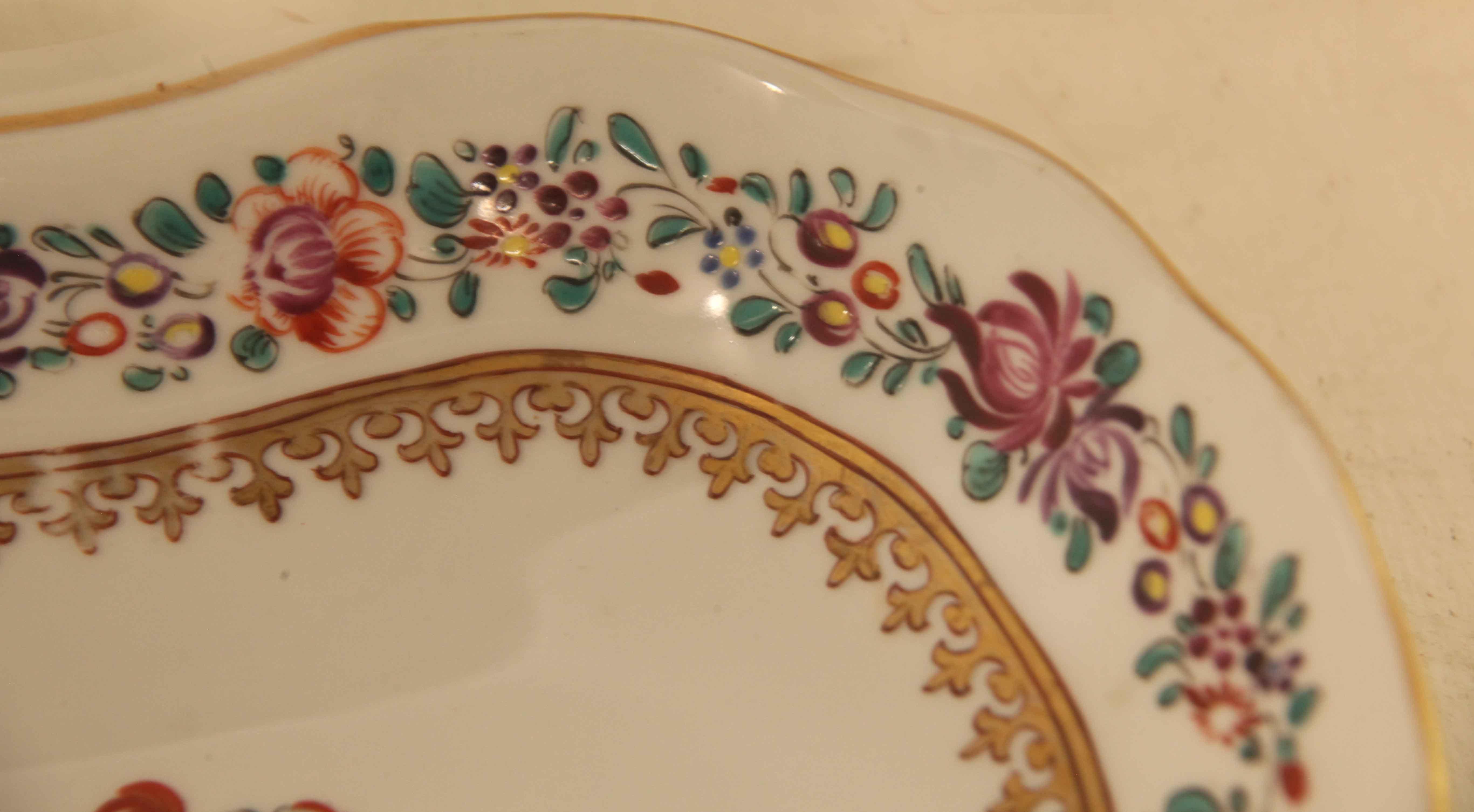 Early 20th Century French Samson Armorial Shrimp Dish For Sale