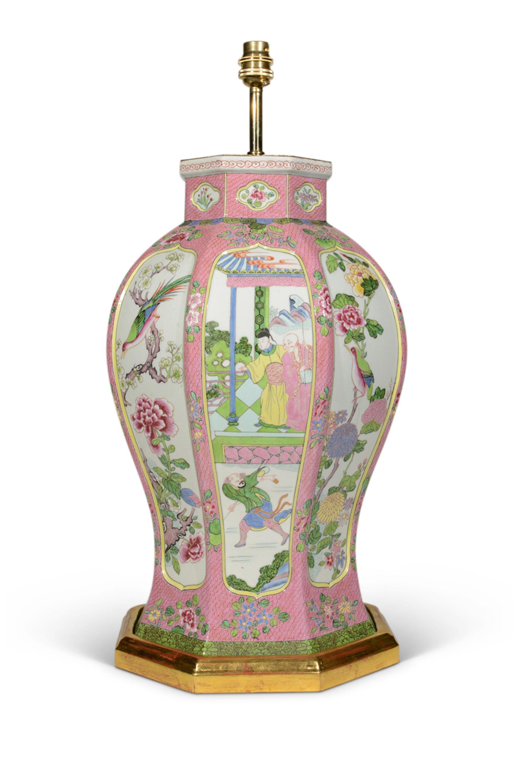 Français Paire de grandes lampes de table à palettes Famille Rose, circa 1900 en vente