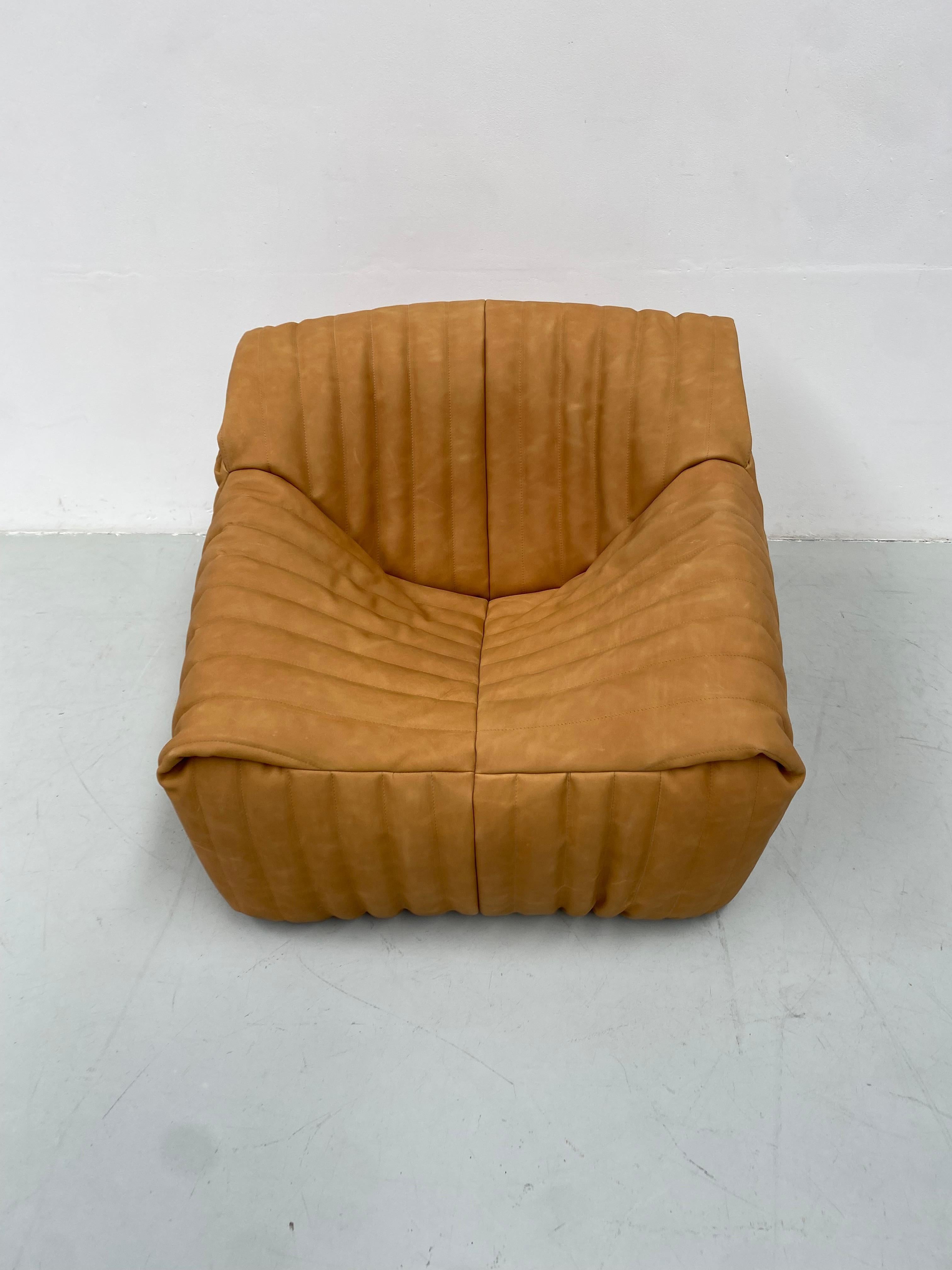 Late 20th Century French Sandra Chair in Camel Leather by Annie Hiéronimus for Cinna/Ligne Roset. For Sale