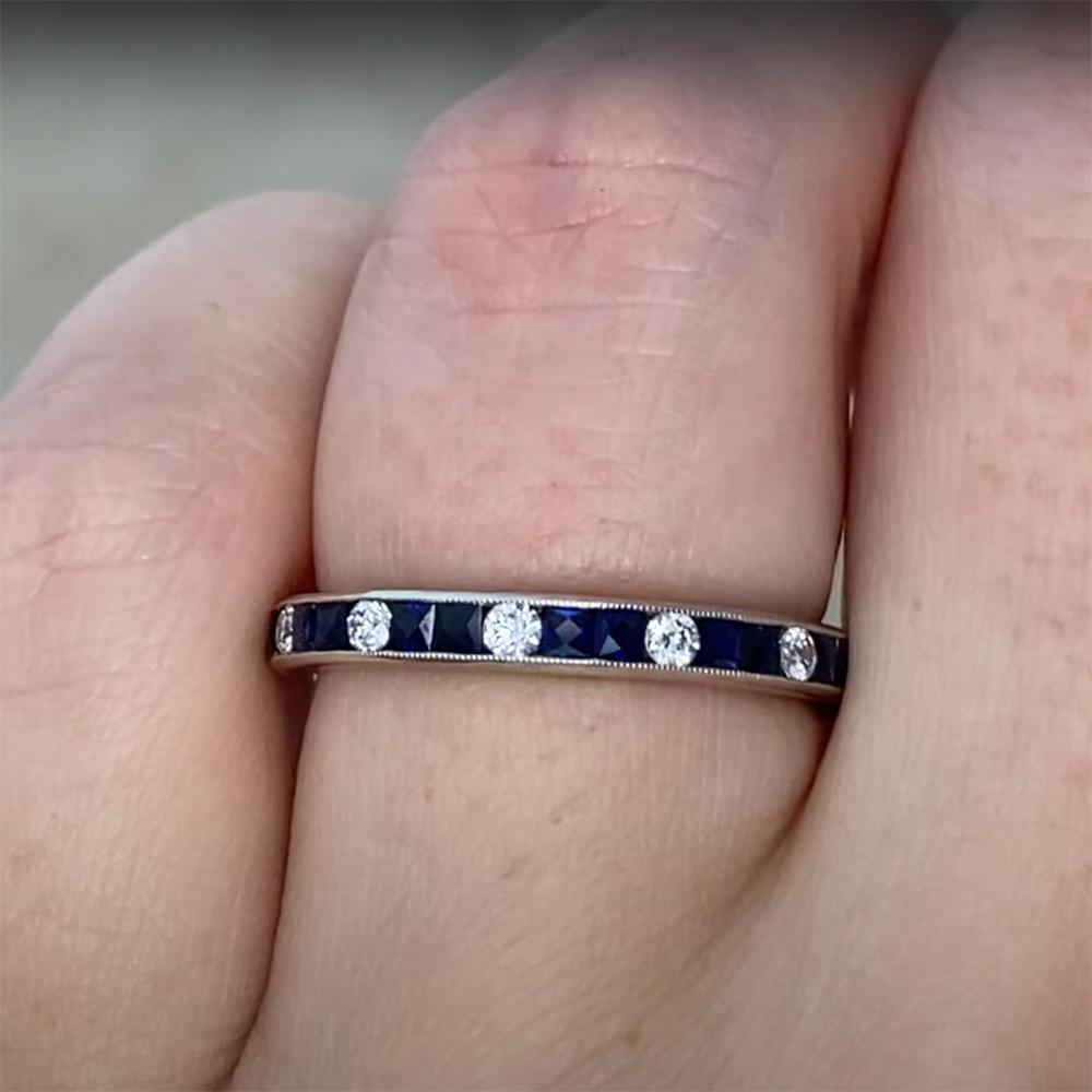 French Sapphire (Approx 1.00-Carat) & Diamond Alternating Pattern Band, Platinum In Excellent Condition For Sale In New York, NY
