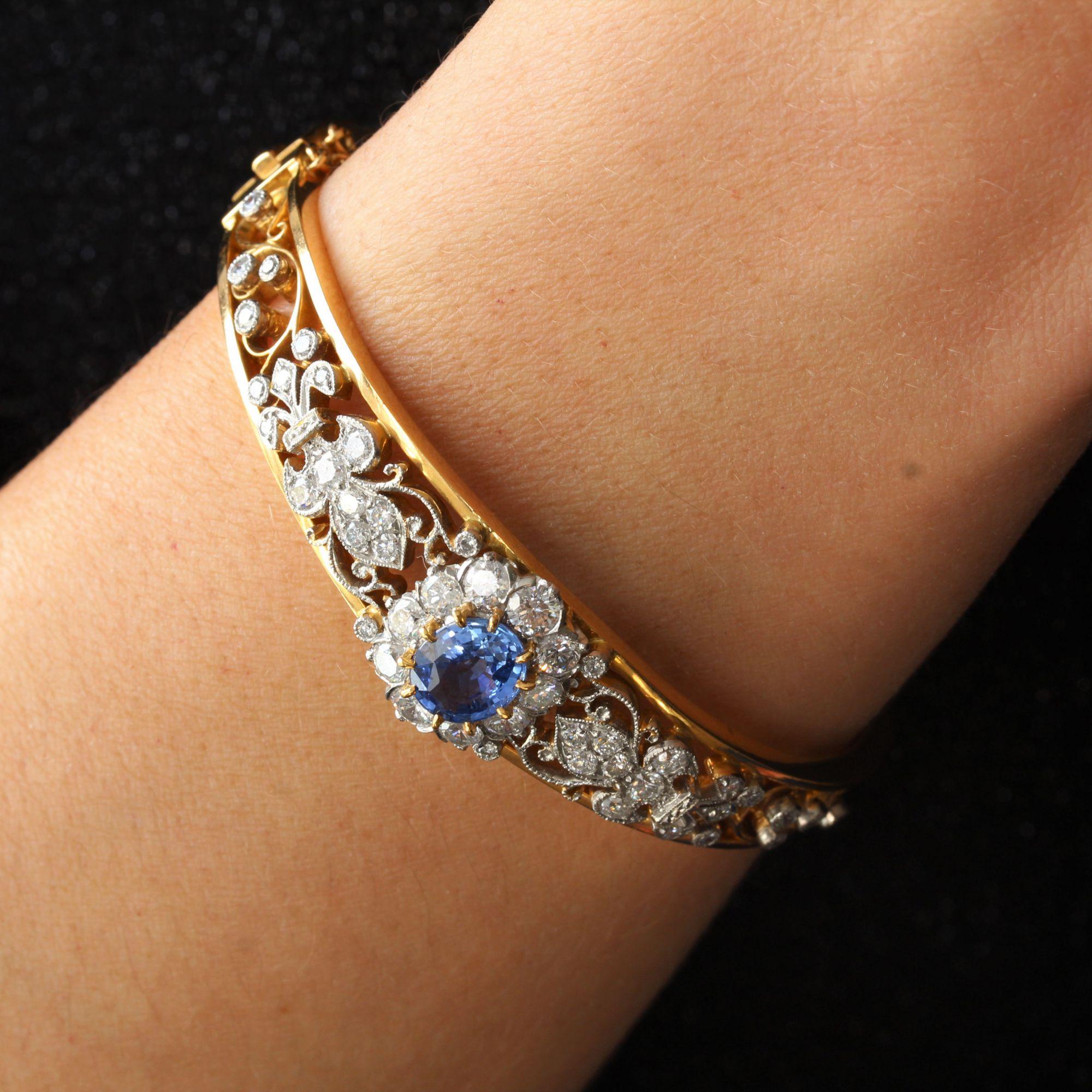French Sapphire Diamond 18 Karat Yellow Gold Opening Bangle Bracelet  In New Condition In Poitiers, FR