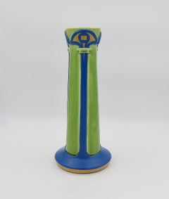 Französische Vase aus Sarreguemines-Kunstkeramik in Blau:: Grün und Gold:: 1906 gestempelt