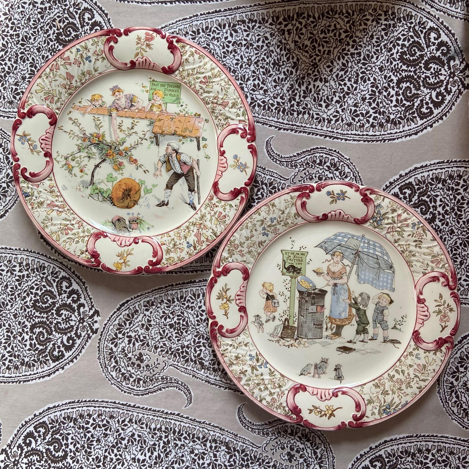 Ces deux rares assiettes de Sarreguemines sont un véritable délice.

Froment Richard (1845-1921) est un artiste mystérieux ... Qu'elles soient produites à Creil & Montereau ou à Sarreguemines, les faïences portant ses dessins sont très