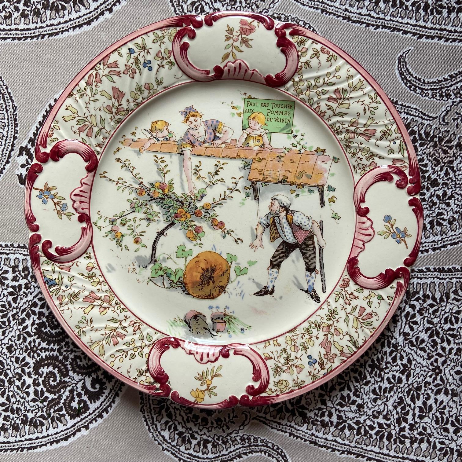 Romantique Plaques françaises de Sarreguemines illustrées par Froment Richard circa 1890 en vente
