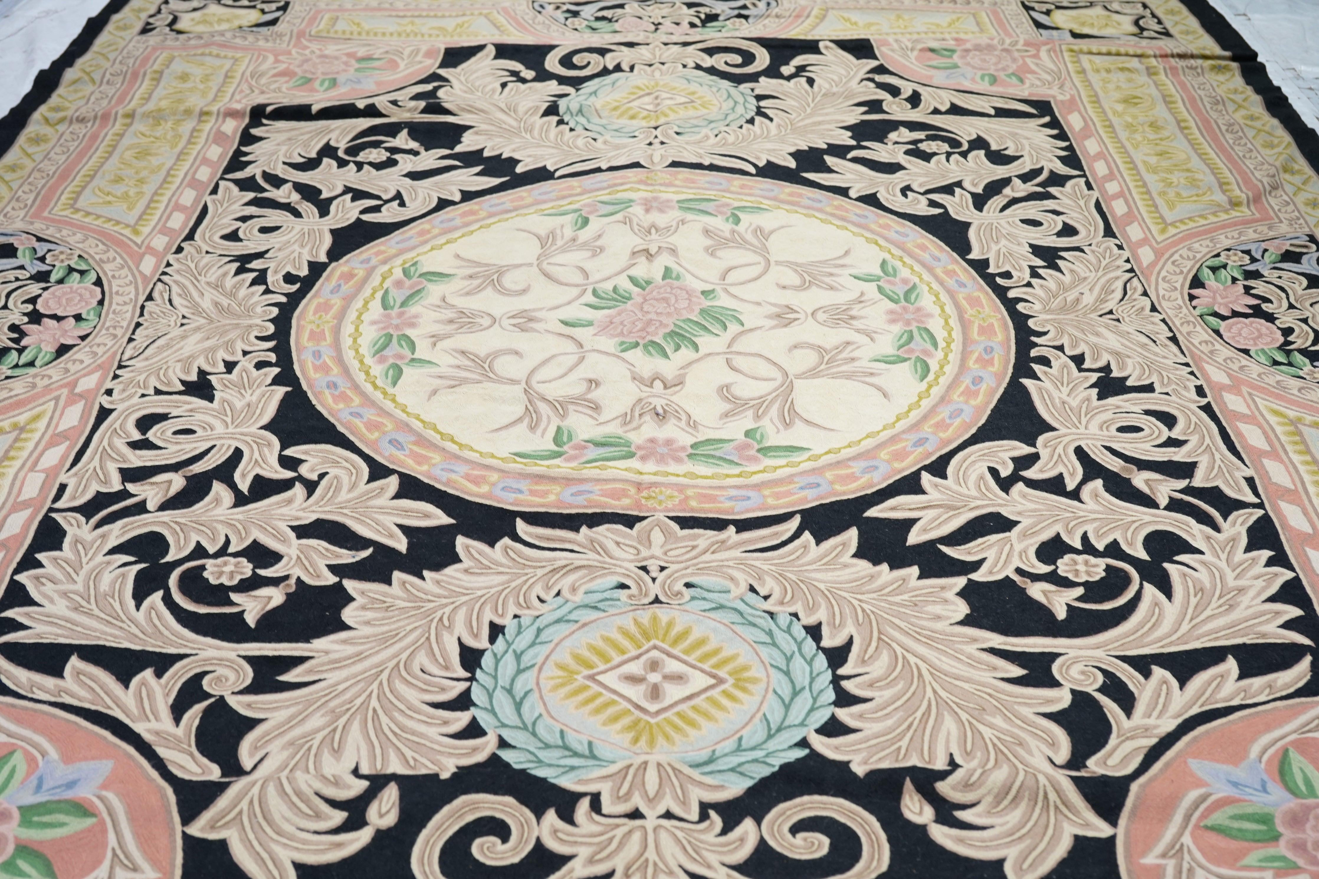 French Savonery Rug 8'10'' x 11'11'' For Sale 1